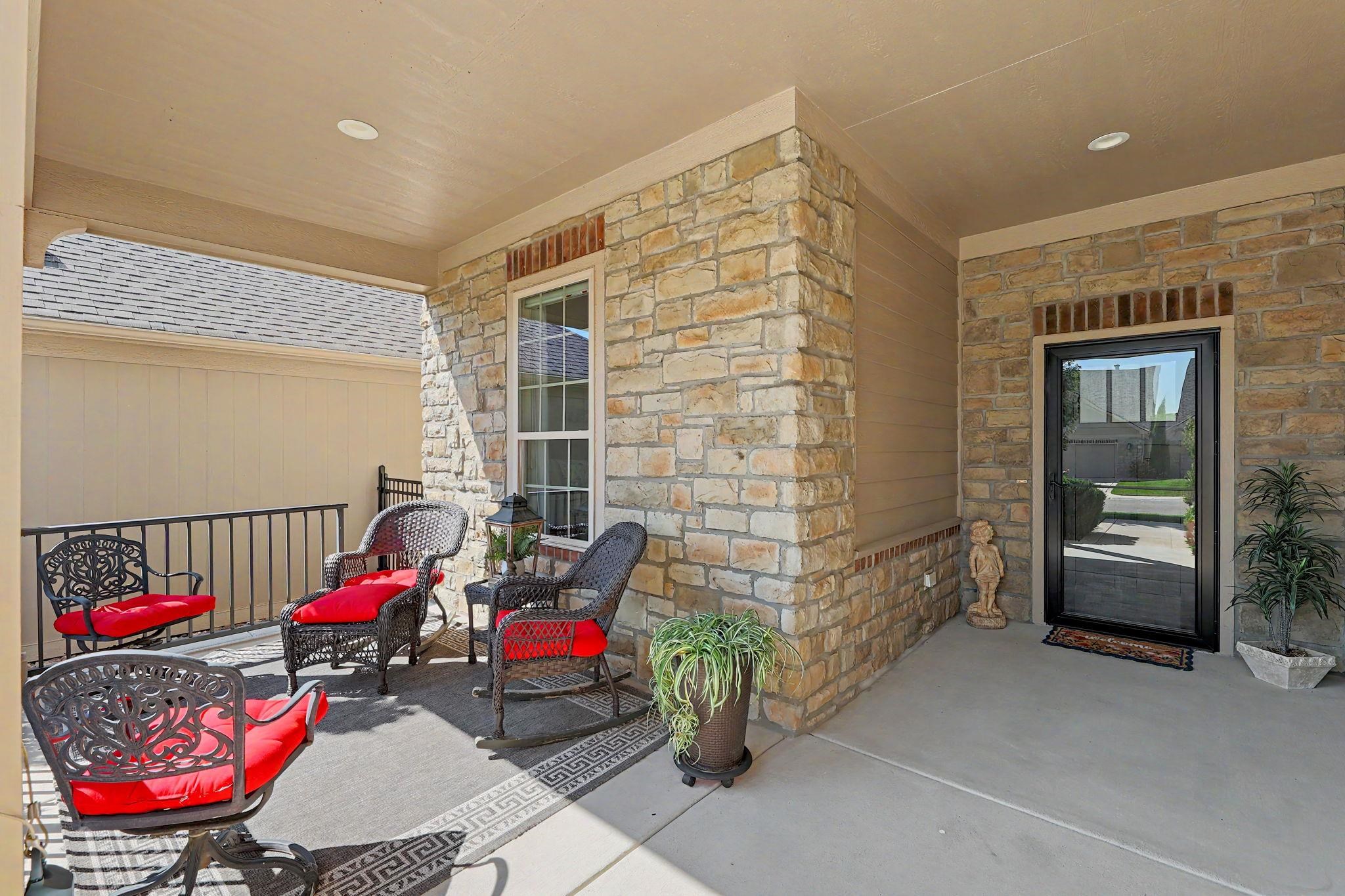 4939 N Prestwick Property Photo 3
