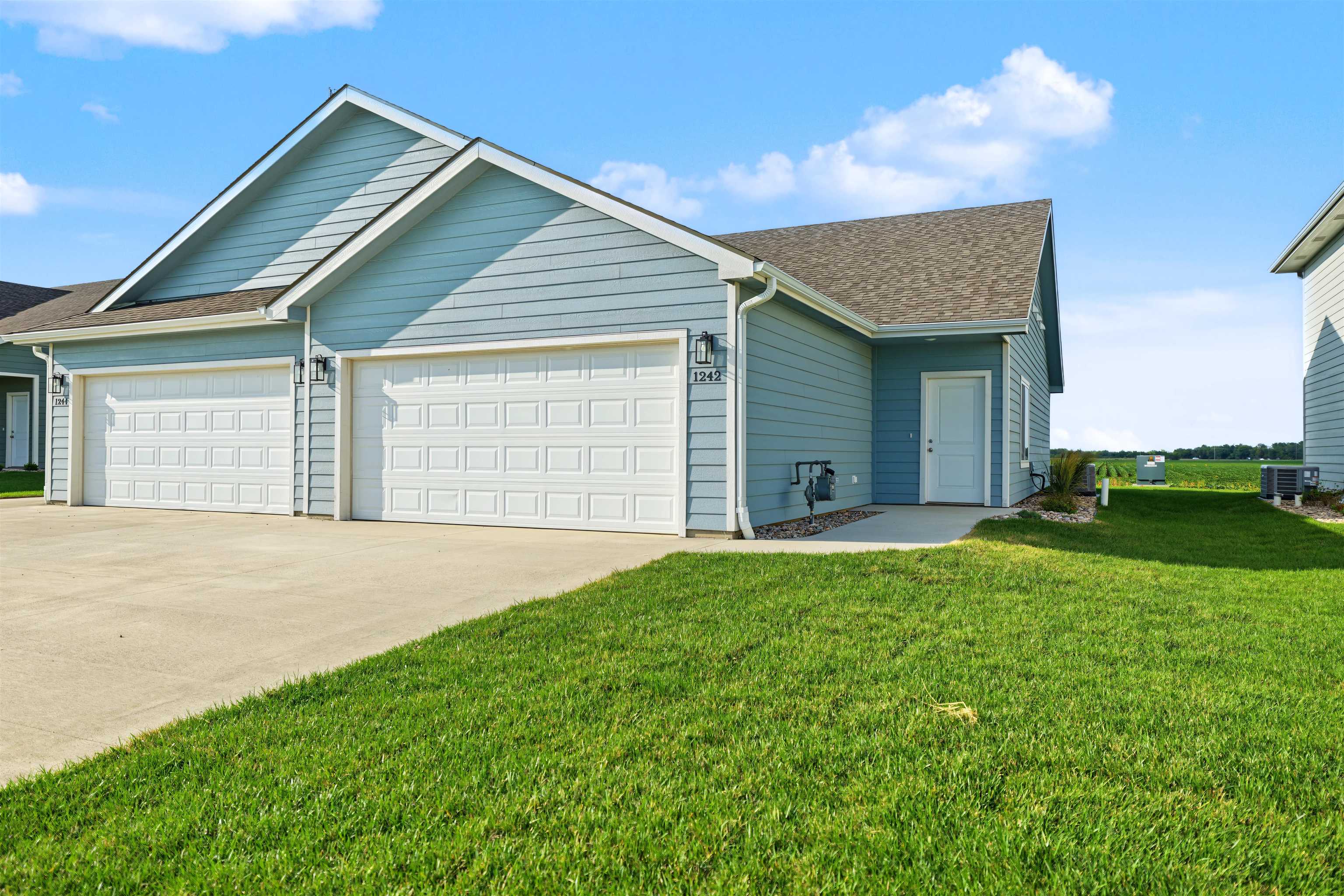 1242 Steve Hawley Ln. Property Photo 1