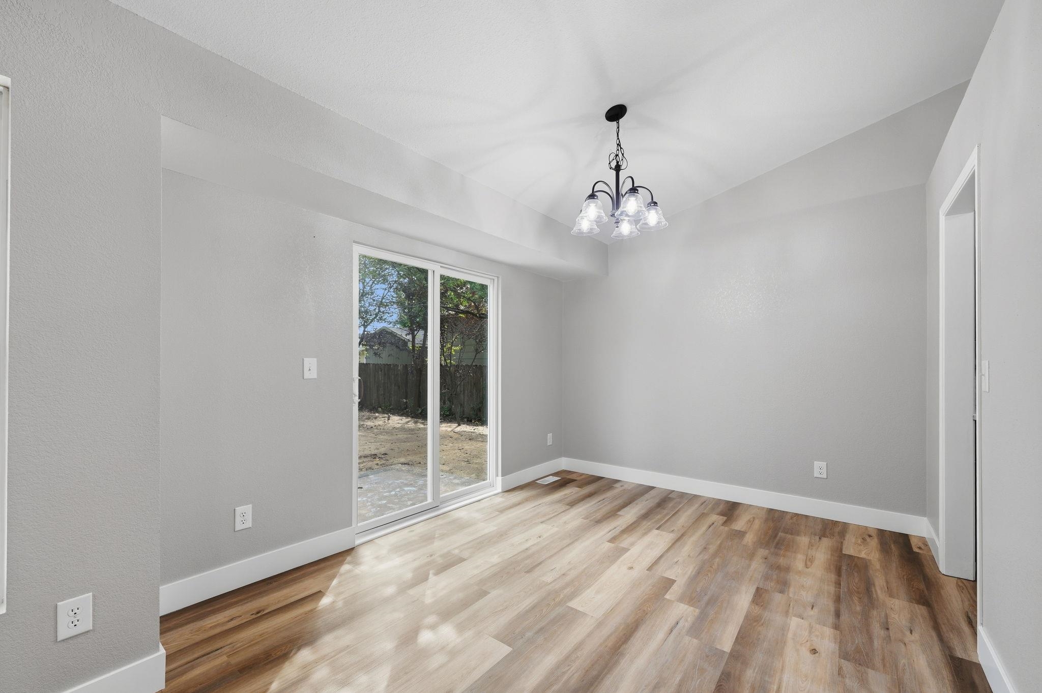 431 W White Tail St Property Photo 9