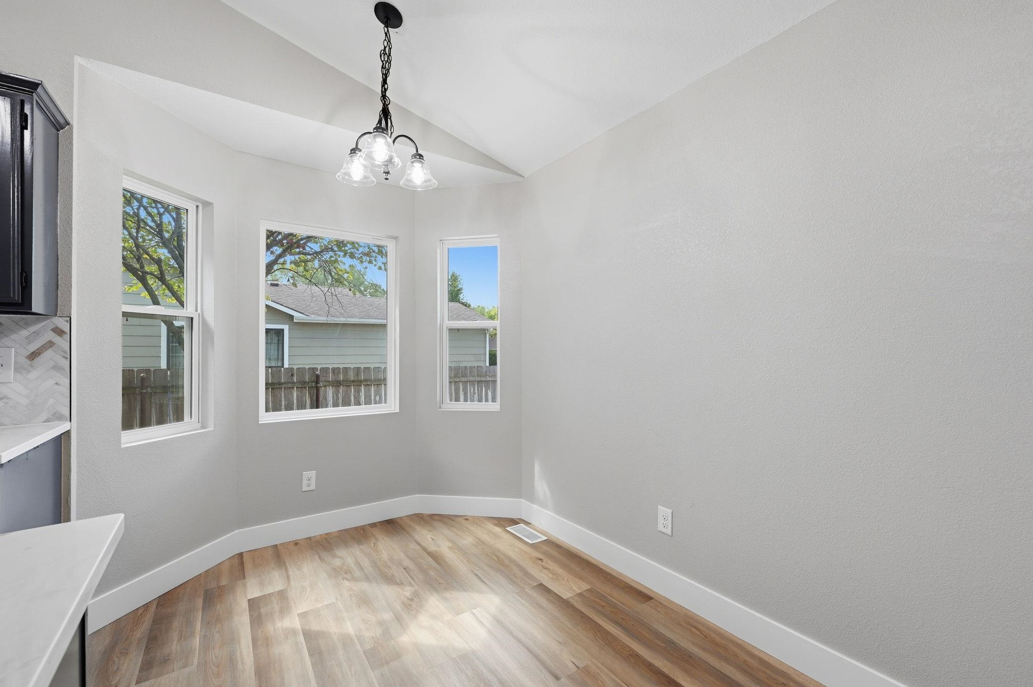 431 W White Tail St Property Photo 15