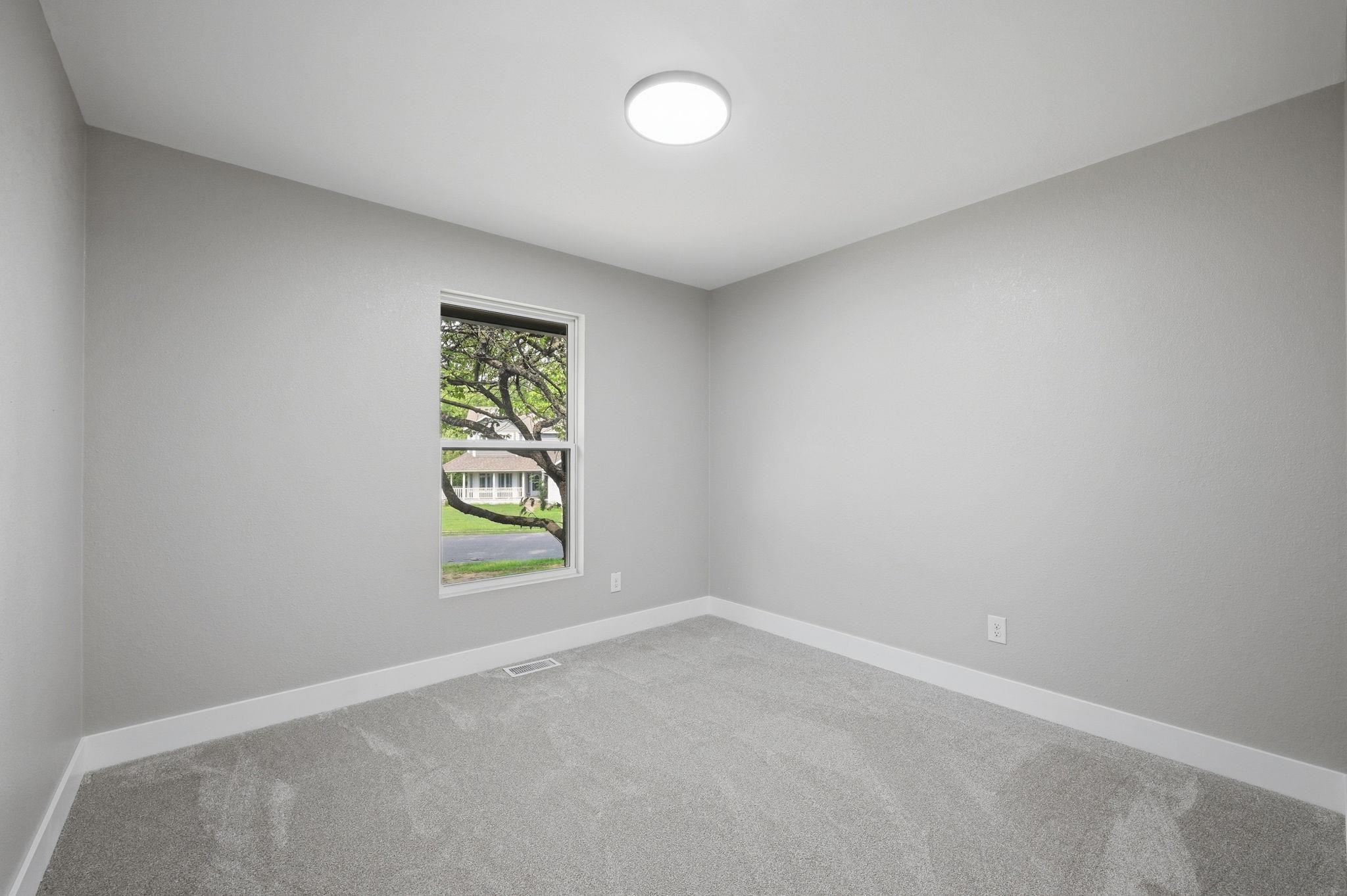 431 W White Tail St Property Photo 18