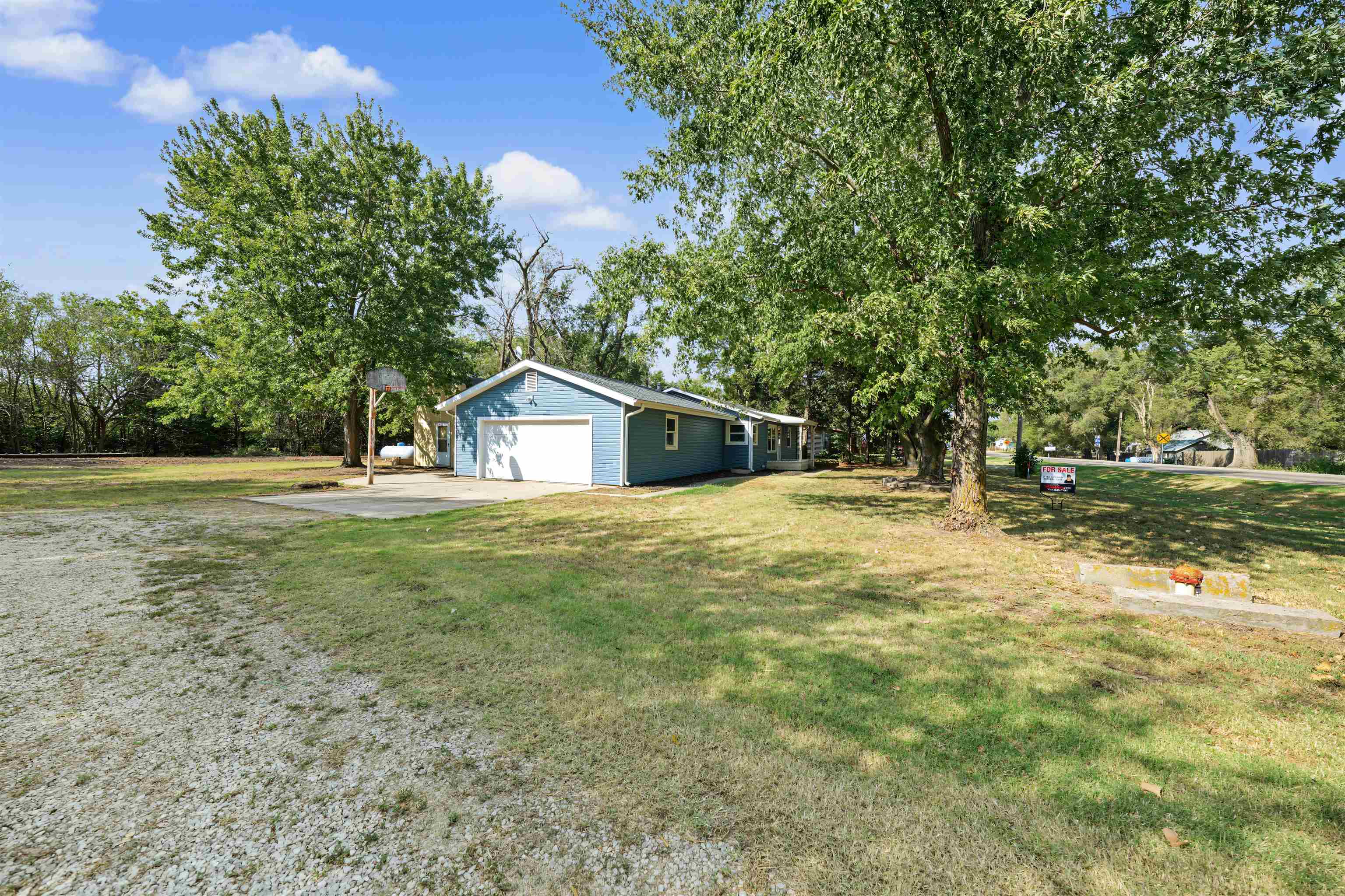1639 Comanche Rd Property Photo 5