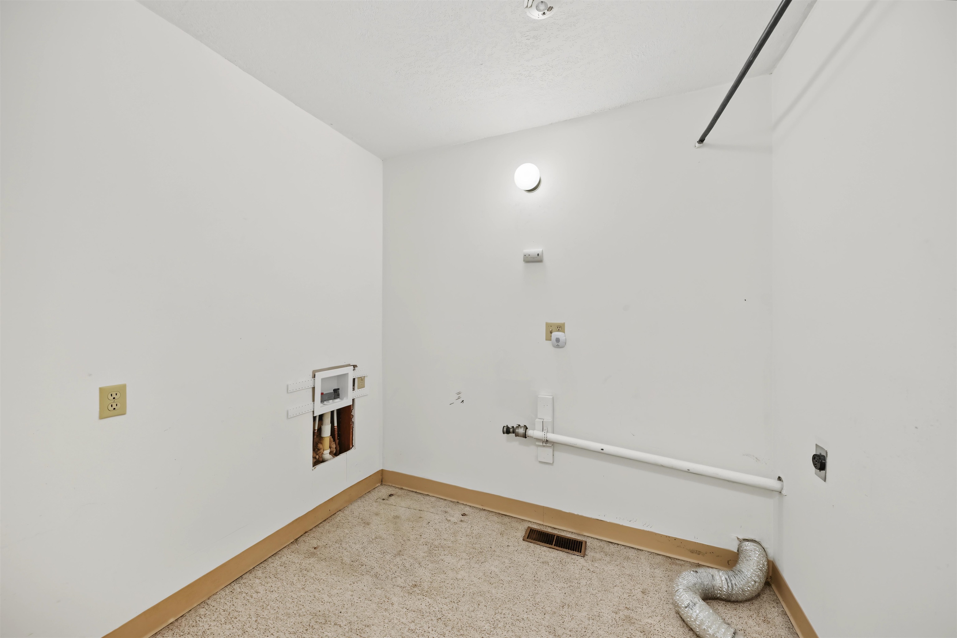 1639 Comanche Rd Property Photo 22