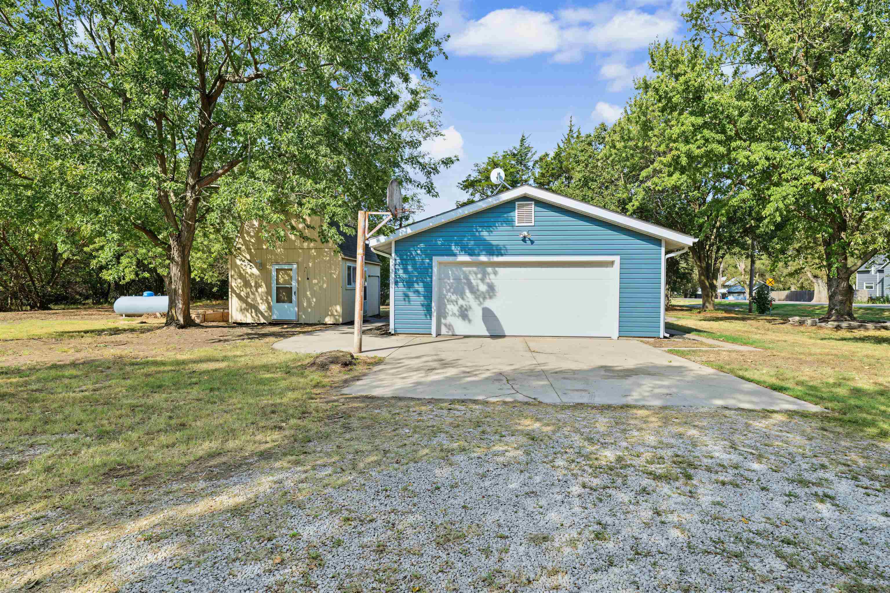 1639 Comanche Rd Property Photo 34