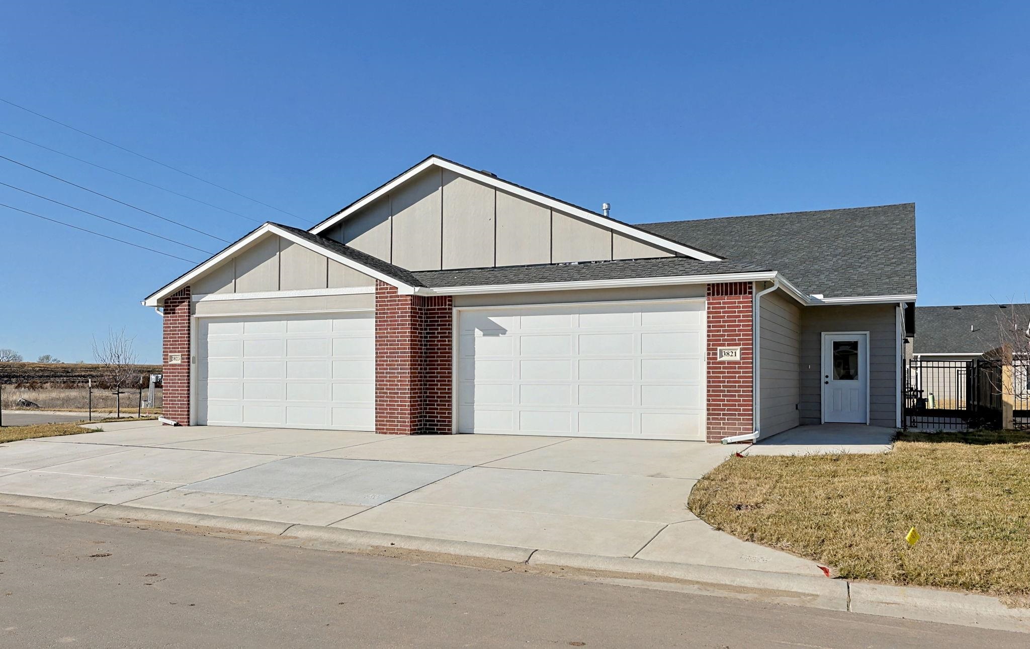 3835 S Blue Lake Ct Property Photo 2