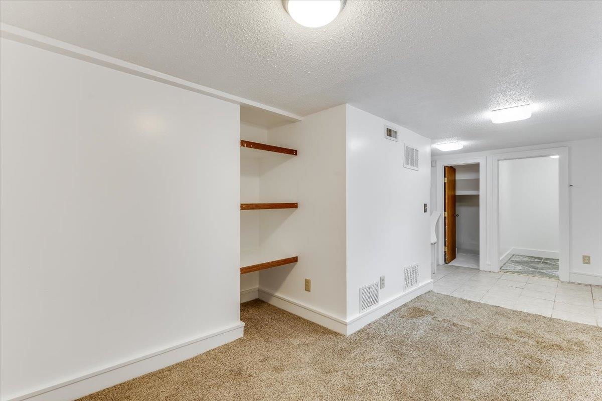 444 N Edwards Ave Property Photo 22