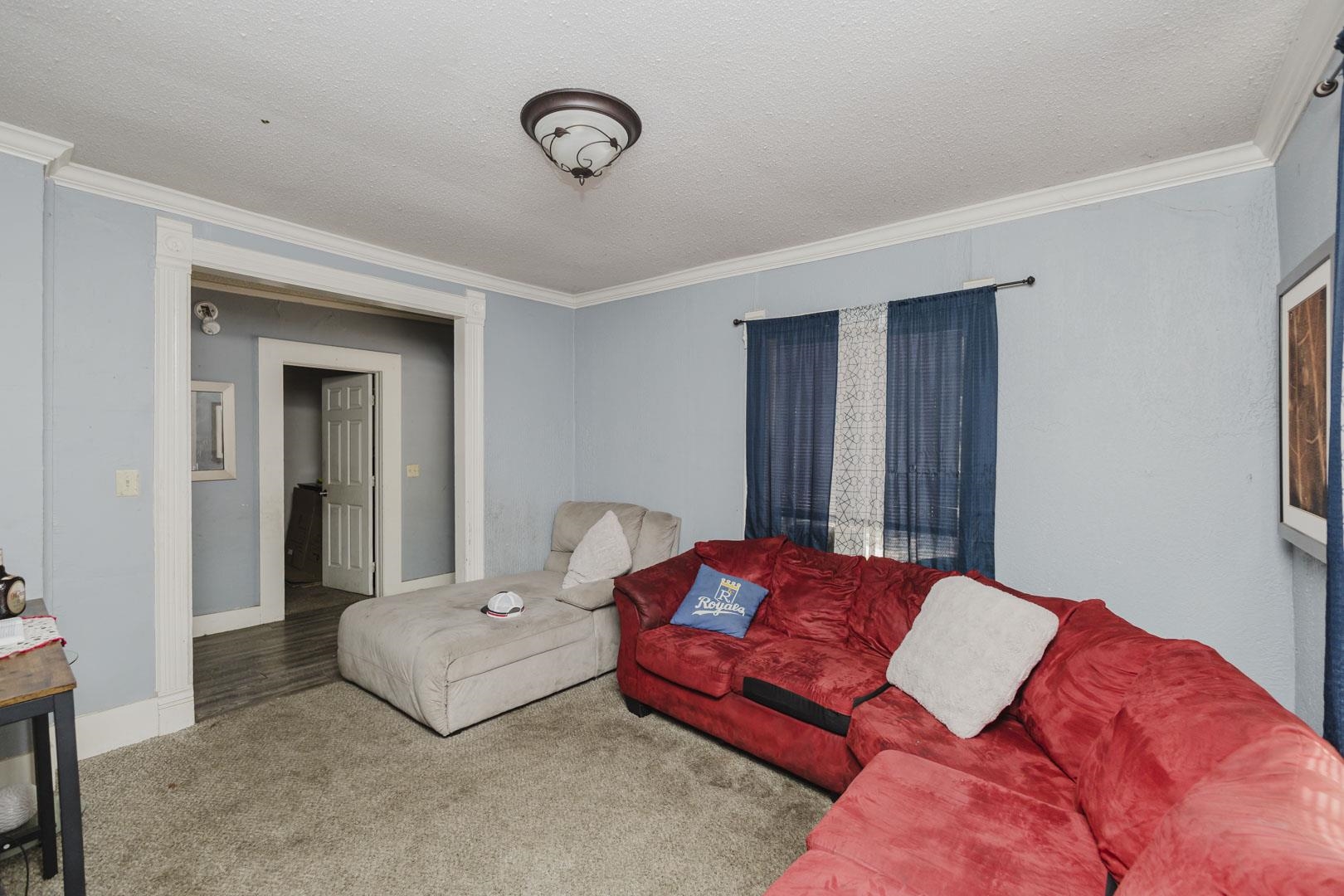 323 N Madison Property Photo 6