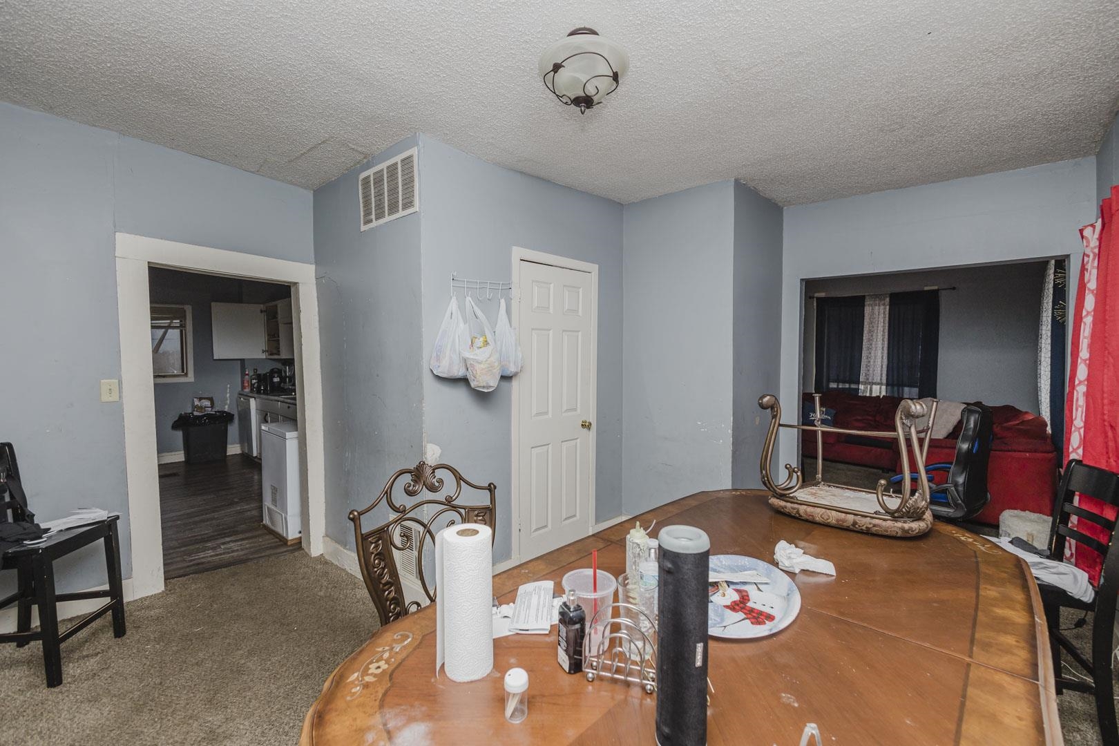 323 N Madison Property Photo 8