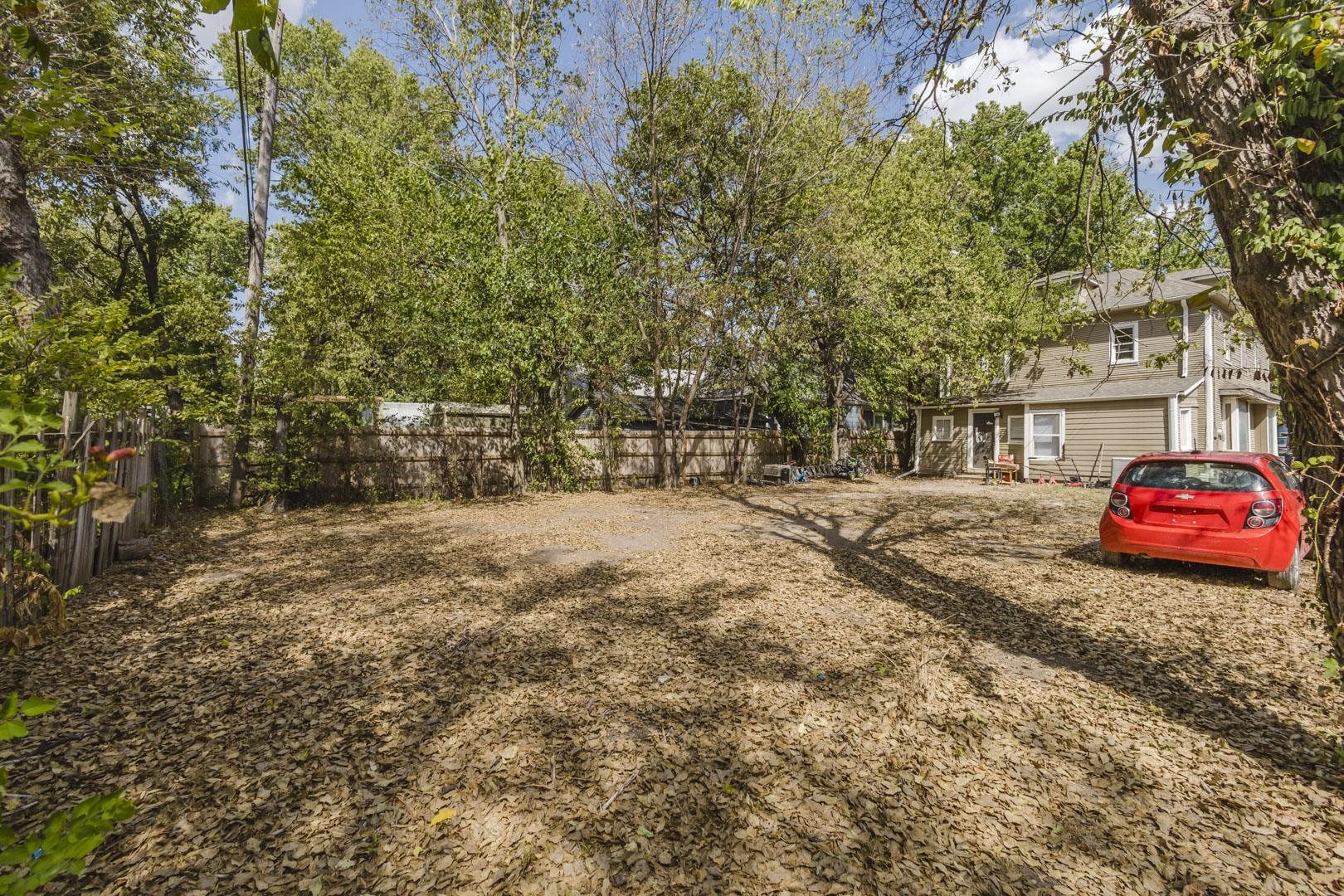 323 N Madison Property Photo 29