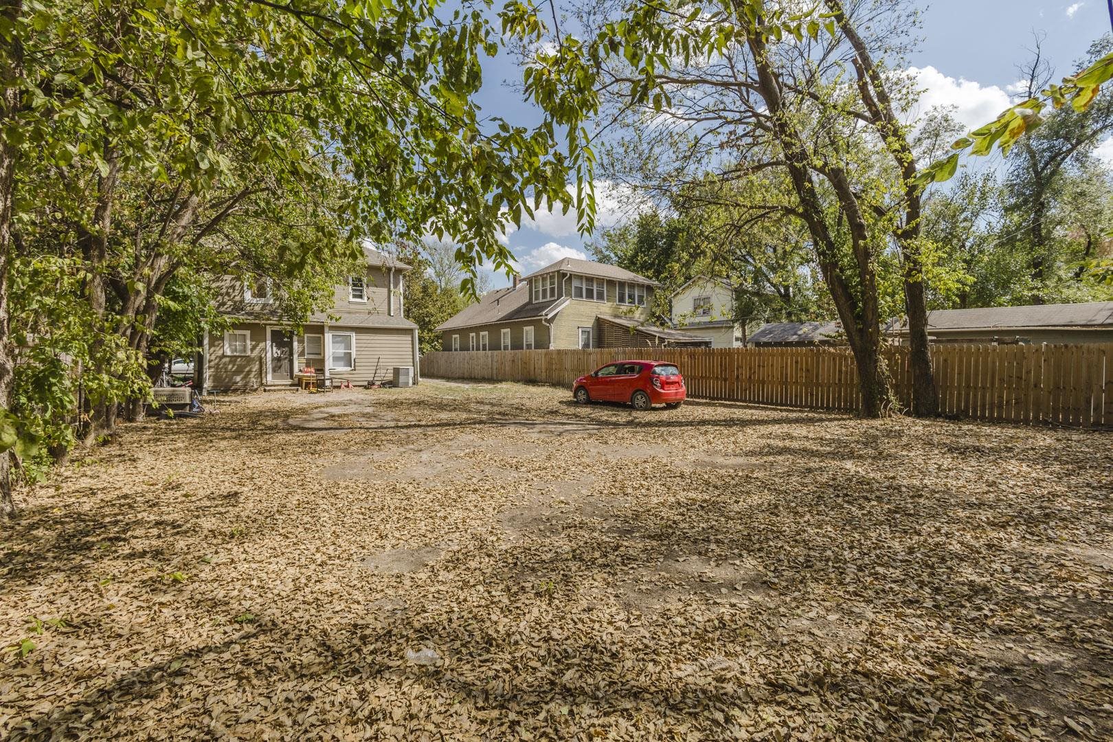 323 N Madison Property Photo 30