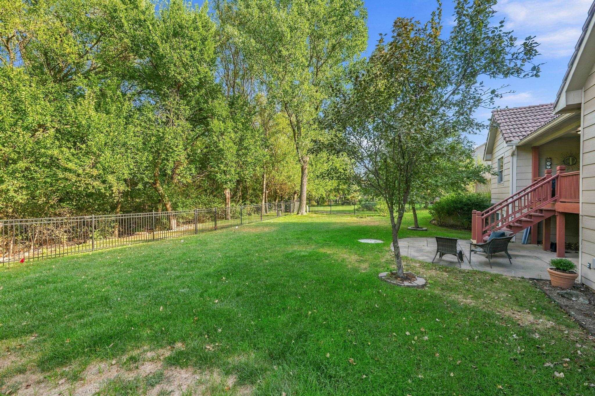6907 W Garden Ridge Ct Property Photo 3