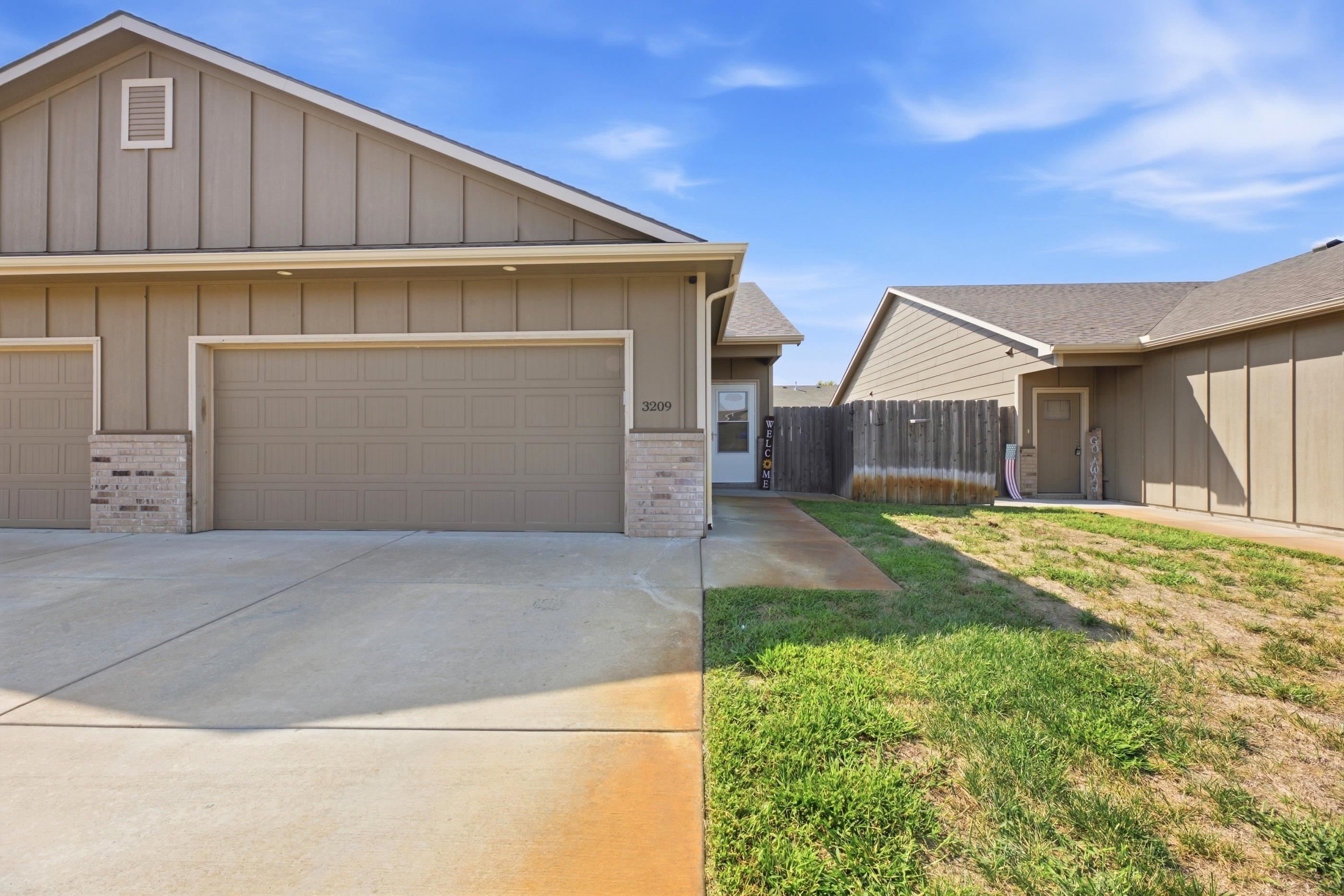 3209 E Aster Property Photo 2