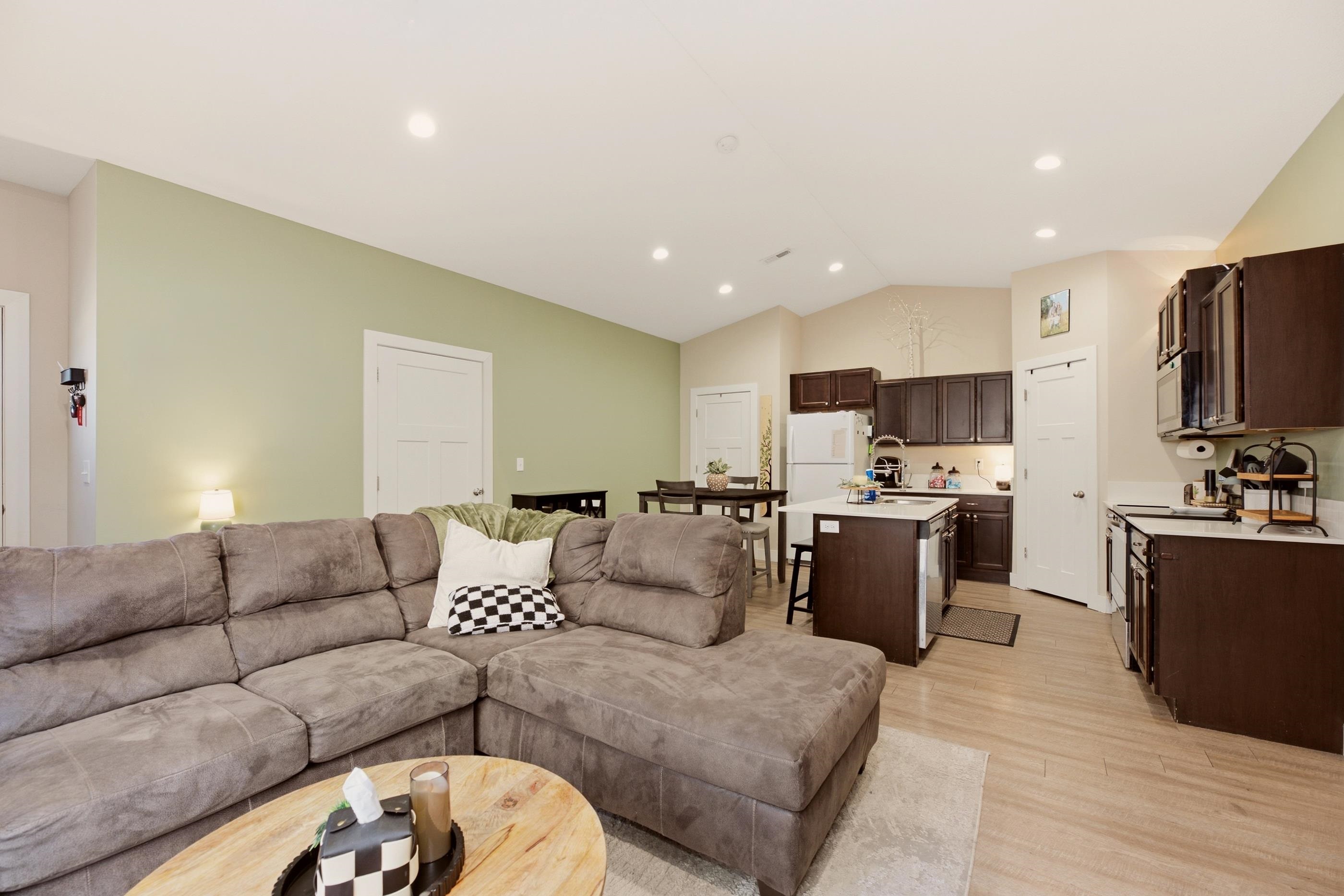 3209 E Aster Property Photo 7