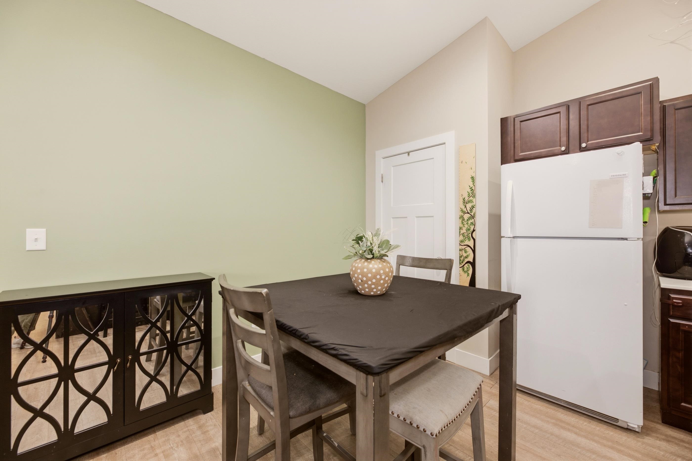 3209 E Aster Property Photo 12
