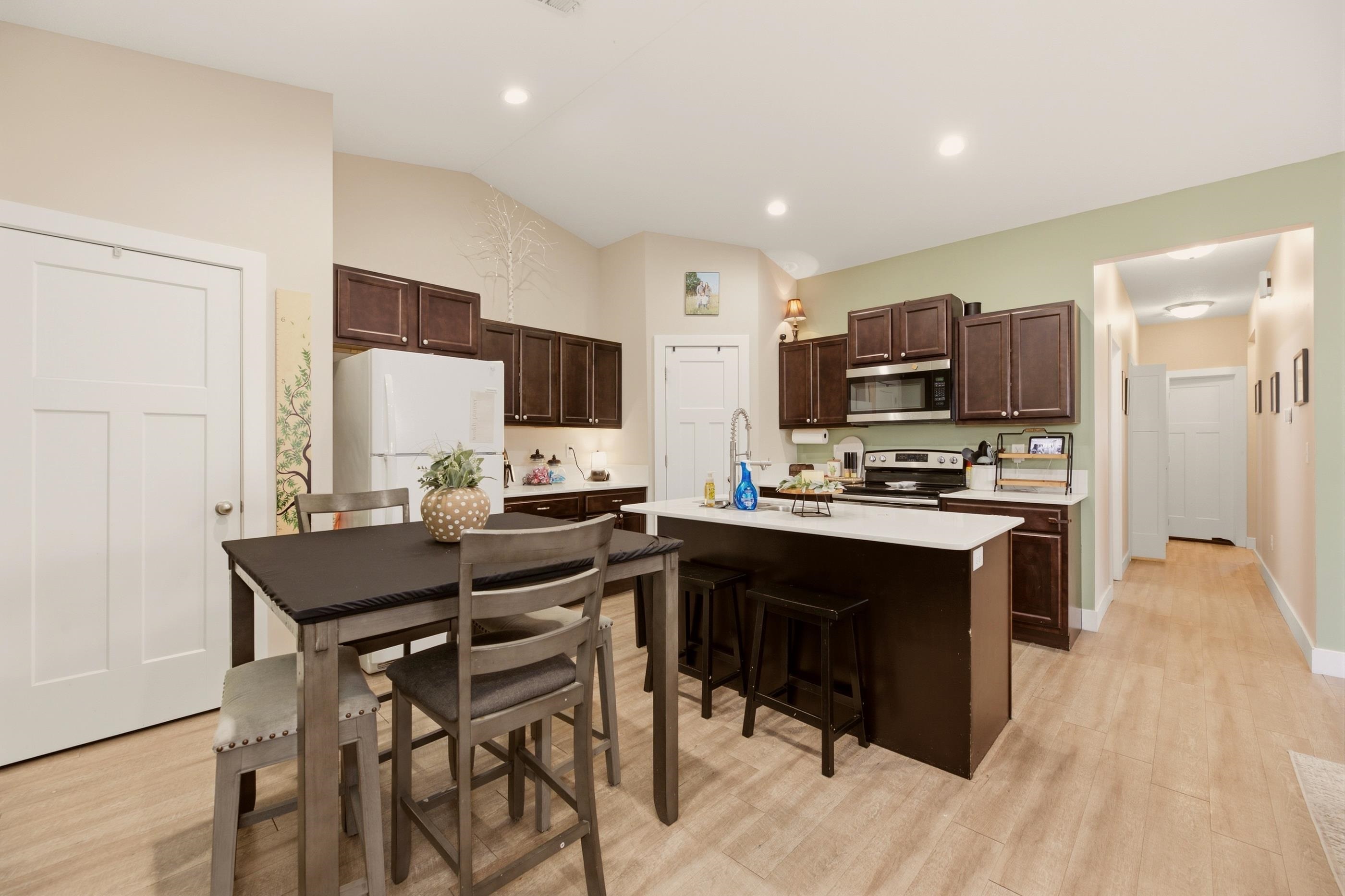 3209 E Aster Property Photo 13