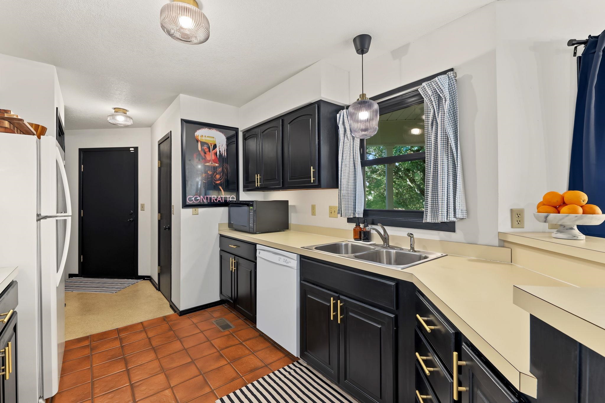 2049 S Cypress Property Photo 7