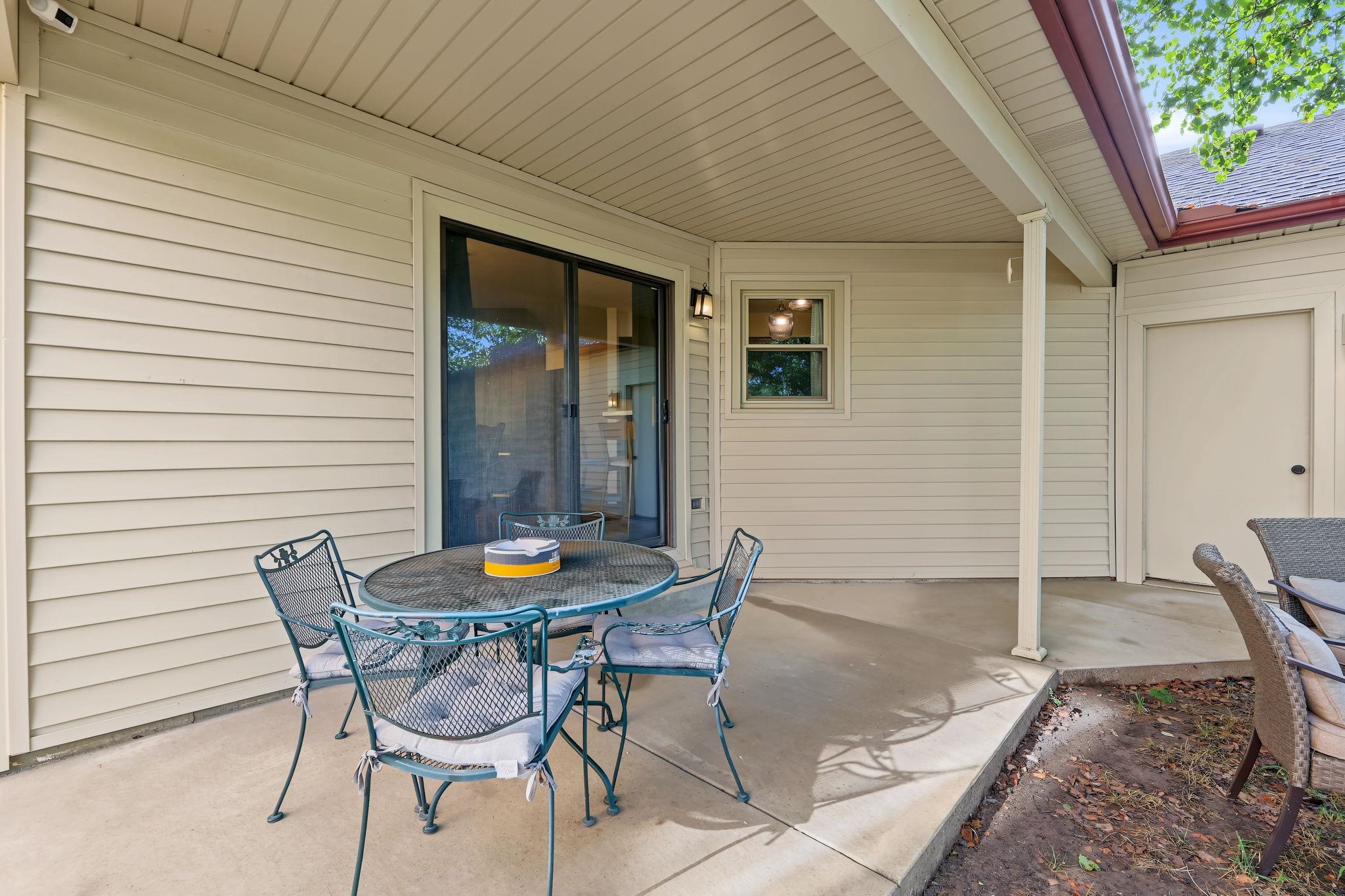 2049 S Cypress Property Photo 20