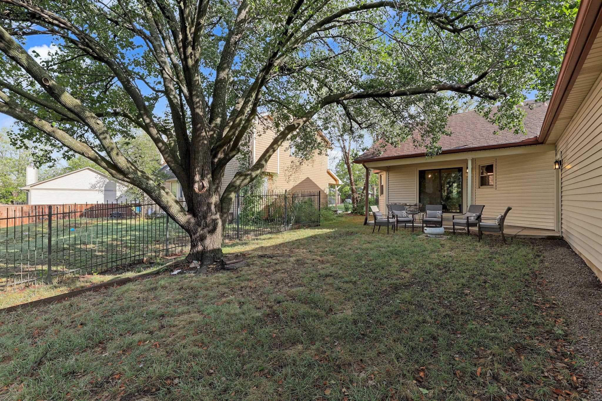 2049 S Cypress Property Photo 22