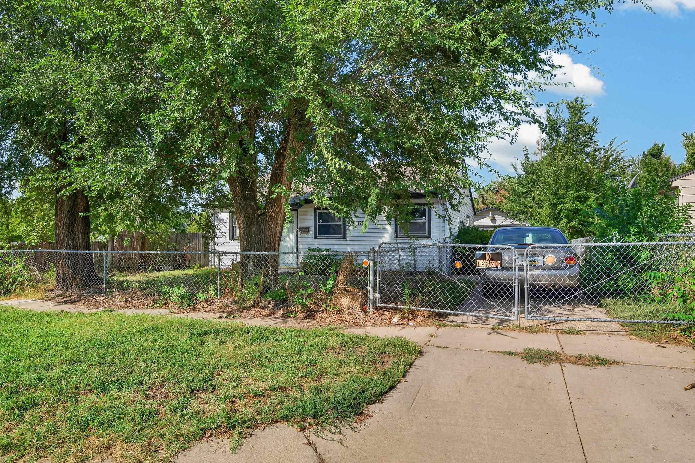 1207 N Spruce Property Photo 2