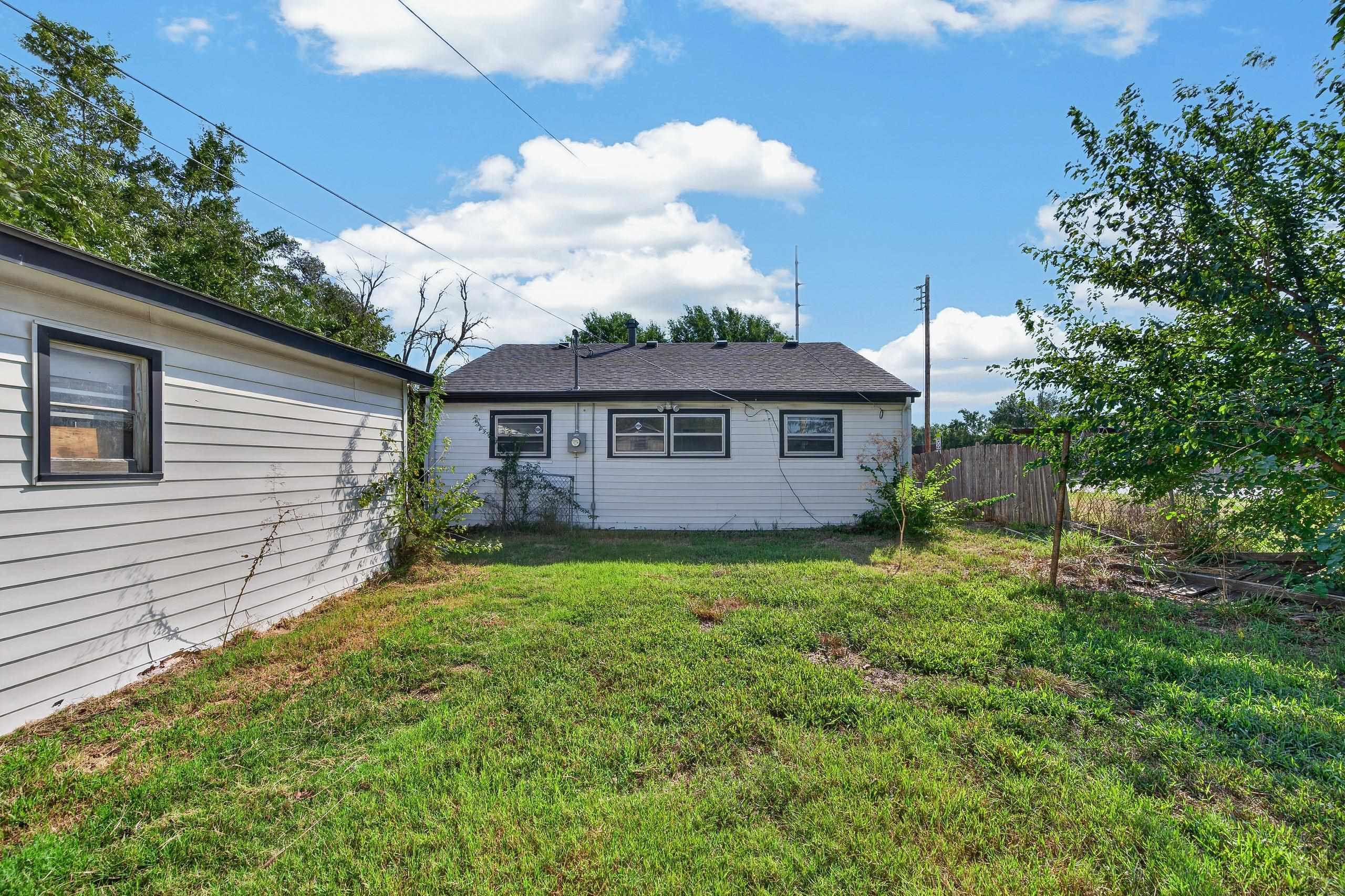 1207 N Spruce Property Photo 23