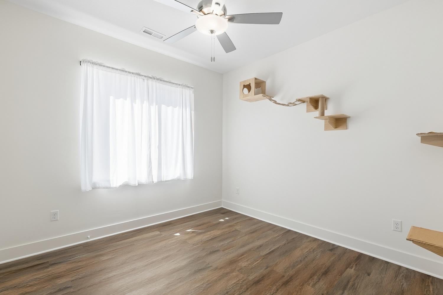 438 W Long Path Ct Property Photo 18