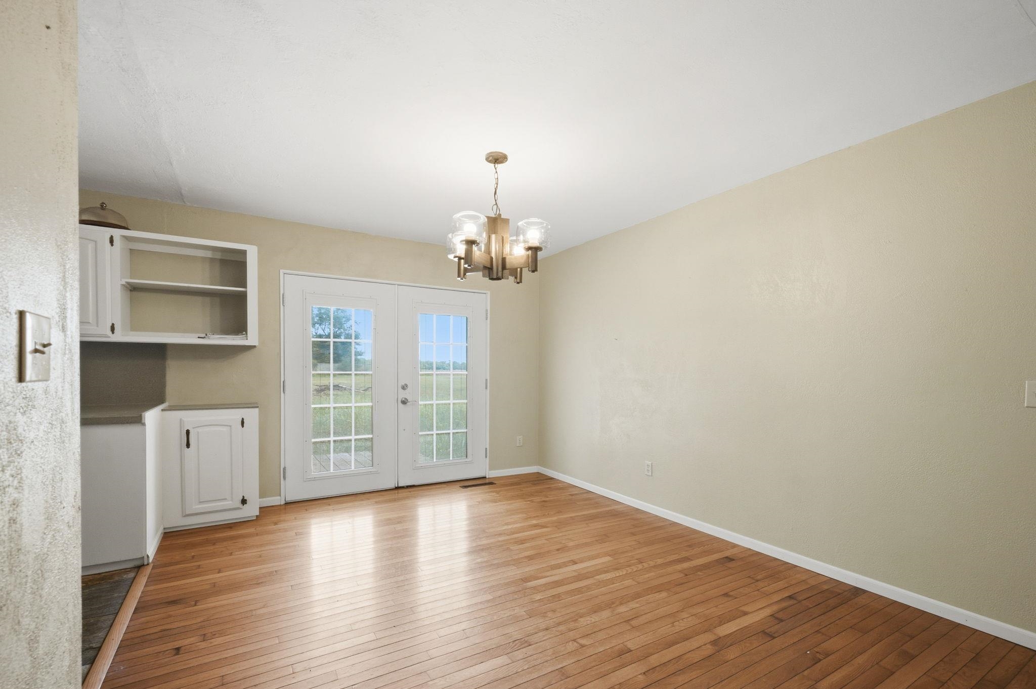15574 11th Property Photo 6