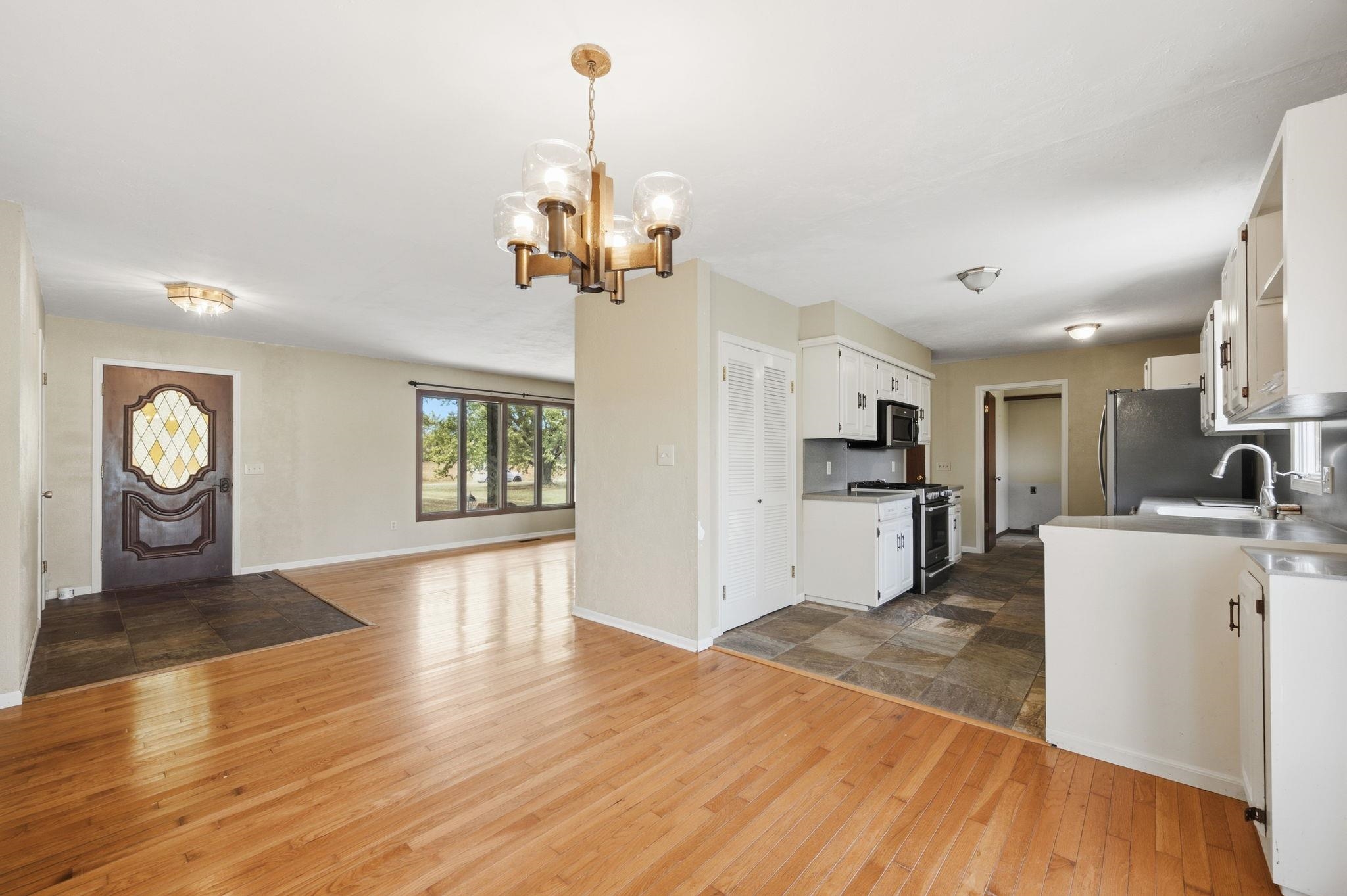 15574 11th Property Photo 8