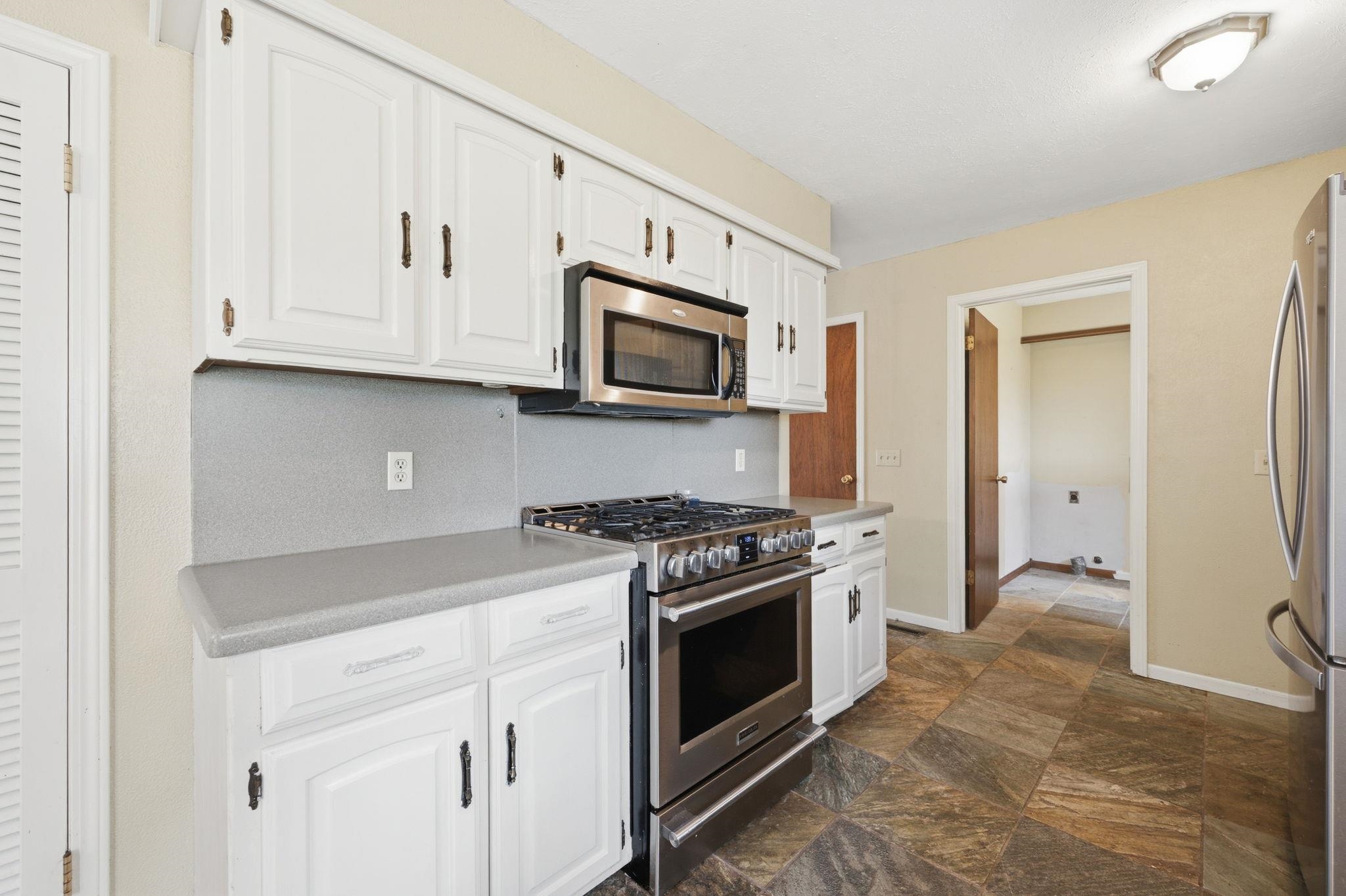 15574 11th Property Photo 9