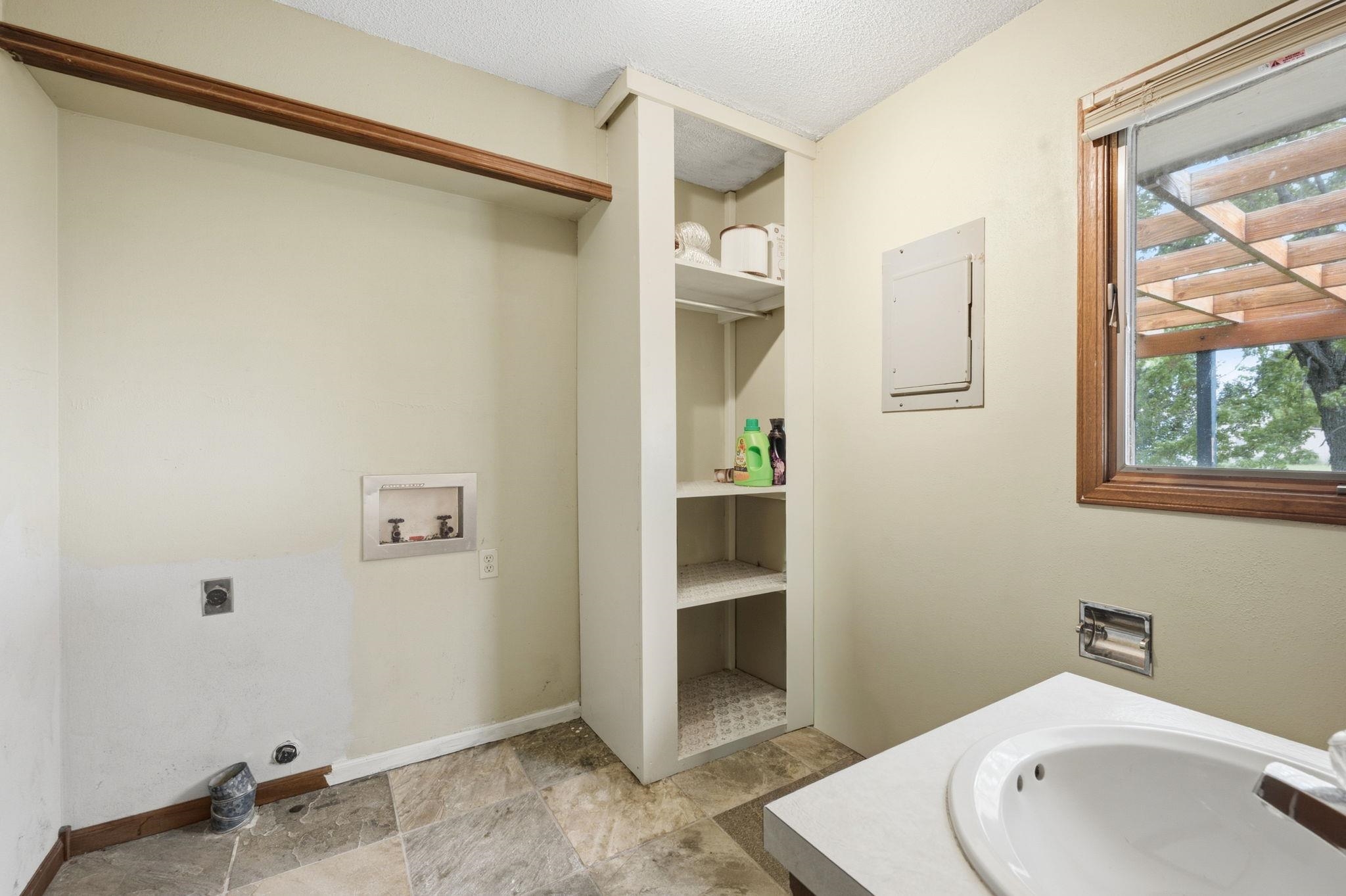 15574 11th Property Photo 13