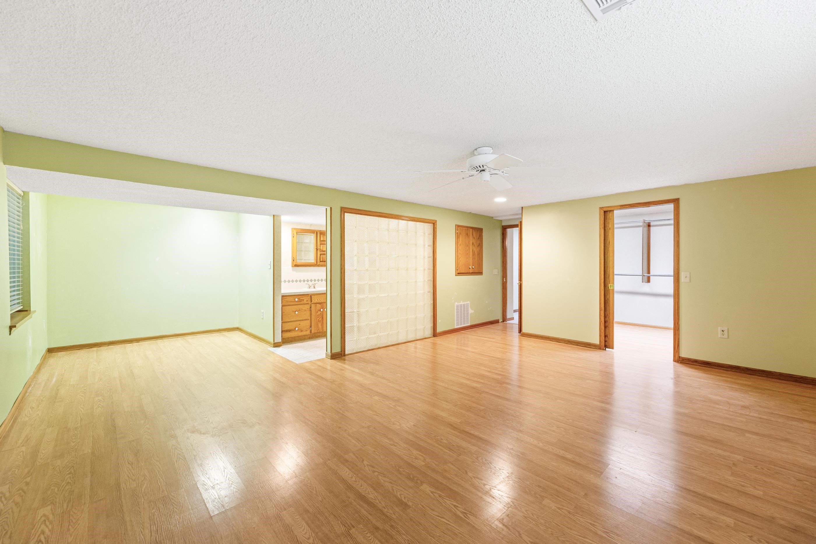 1061-1063 N Water Street Property Photo 15