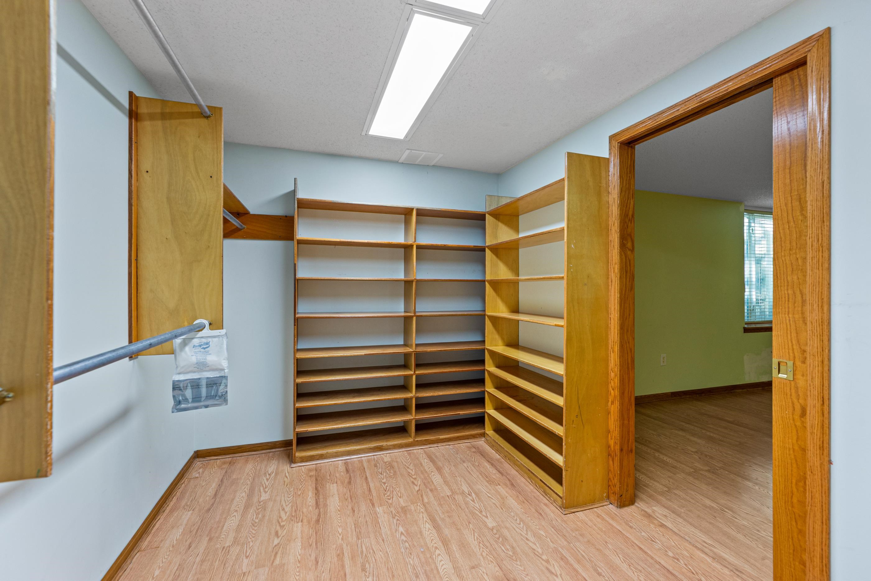 1061-1063 N Water Street Property Photo 16