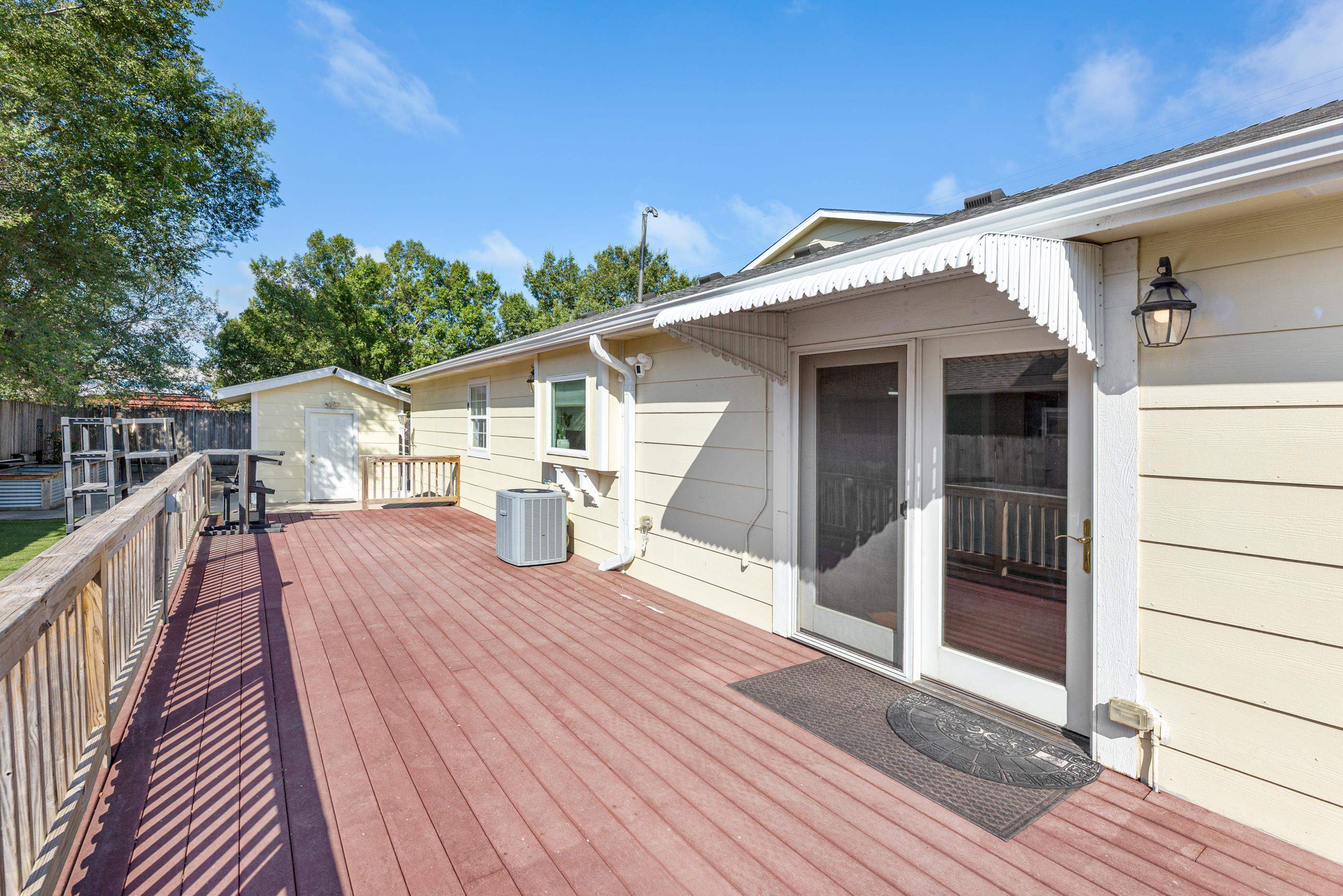1061-1063 N Water Street Property Photo 19