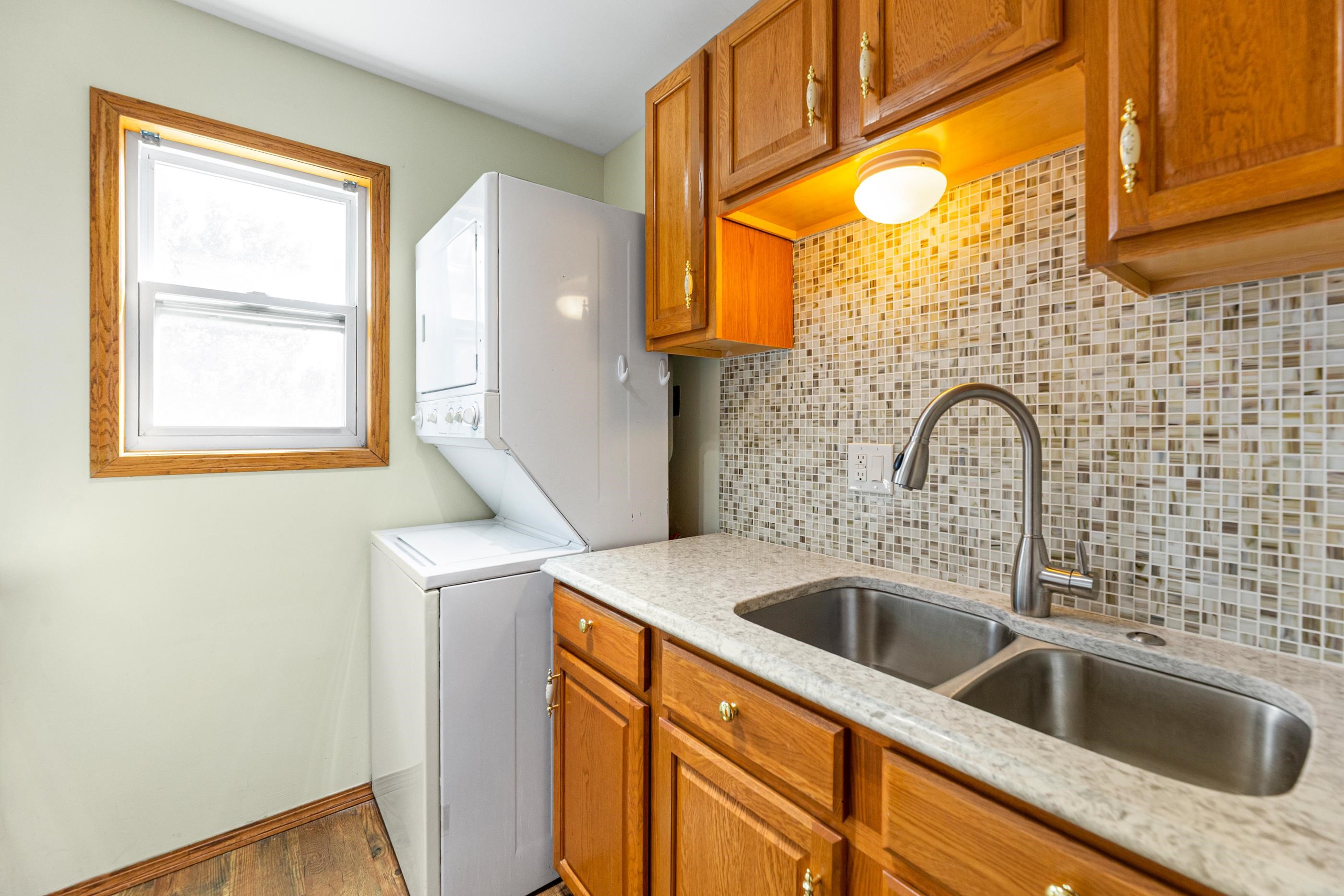 1061-1063 N Water Street Property Photo 34