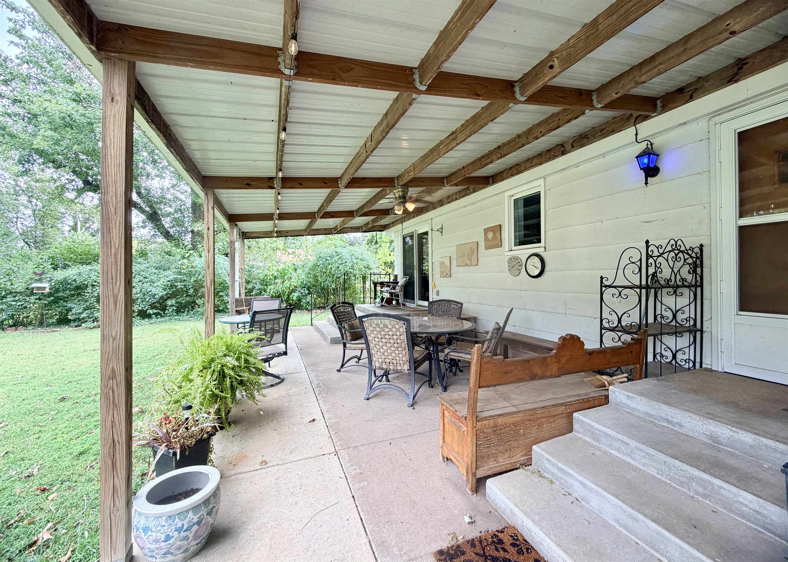 304 S Valley Property Photo 15