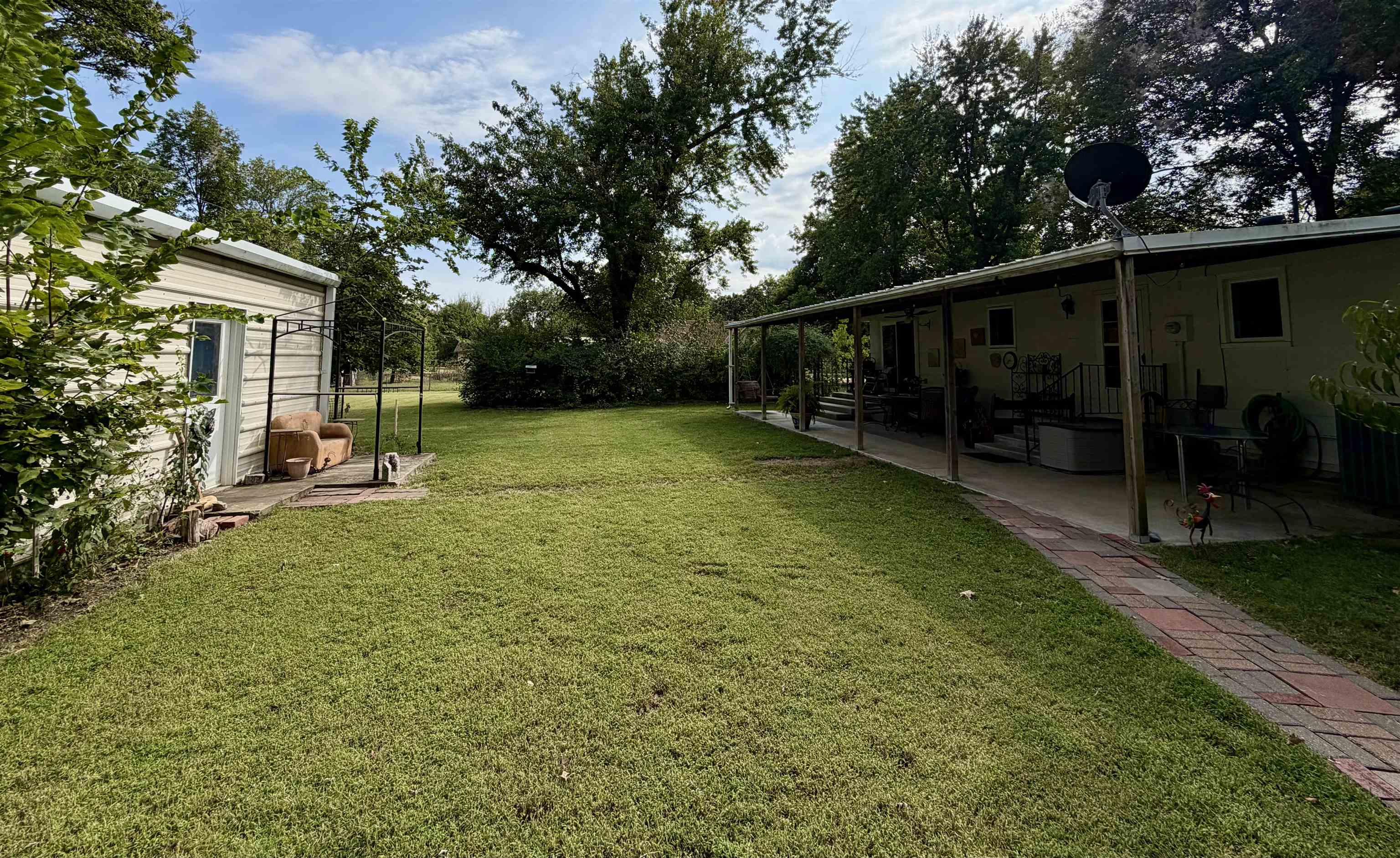 304 S Valley Property Photo 18