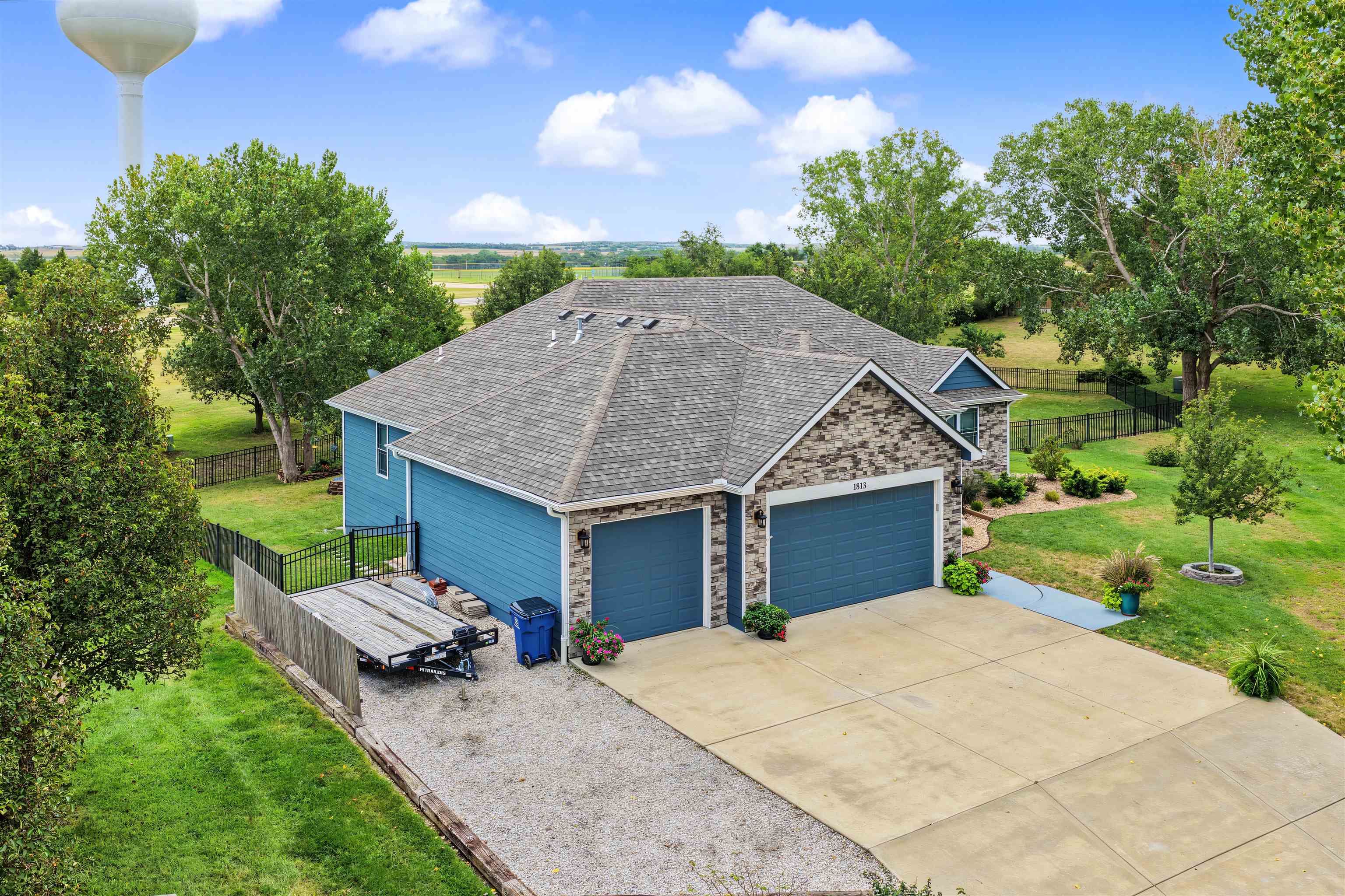 1813 Bluestem Ln Property Photo 28