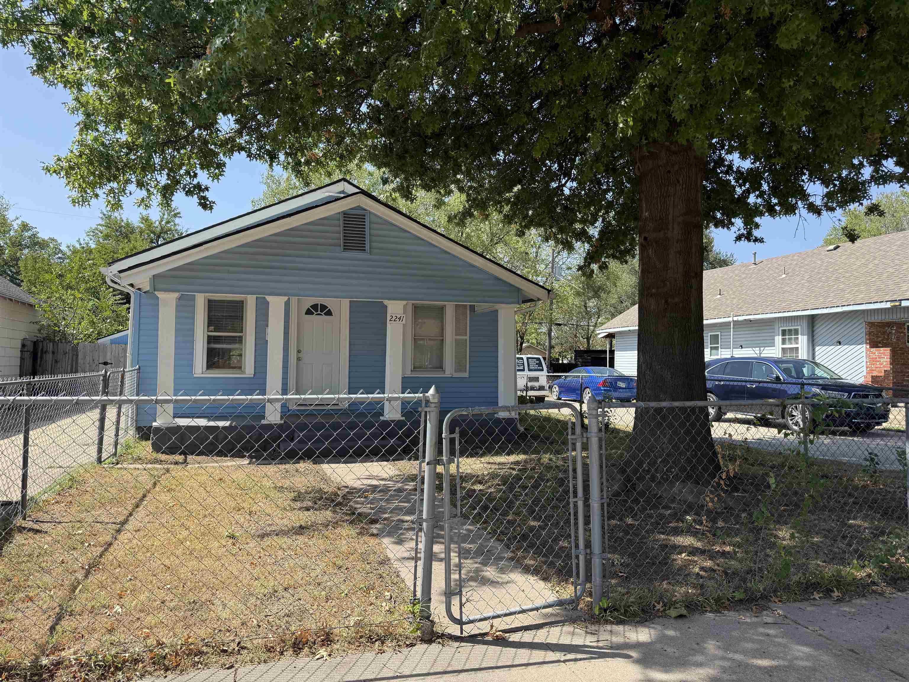 2241 N Mascot Ave Property Photo 2