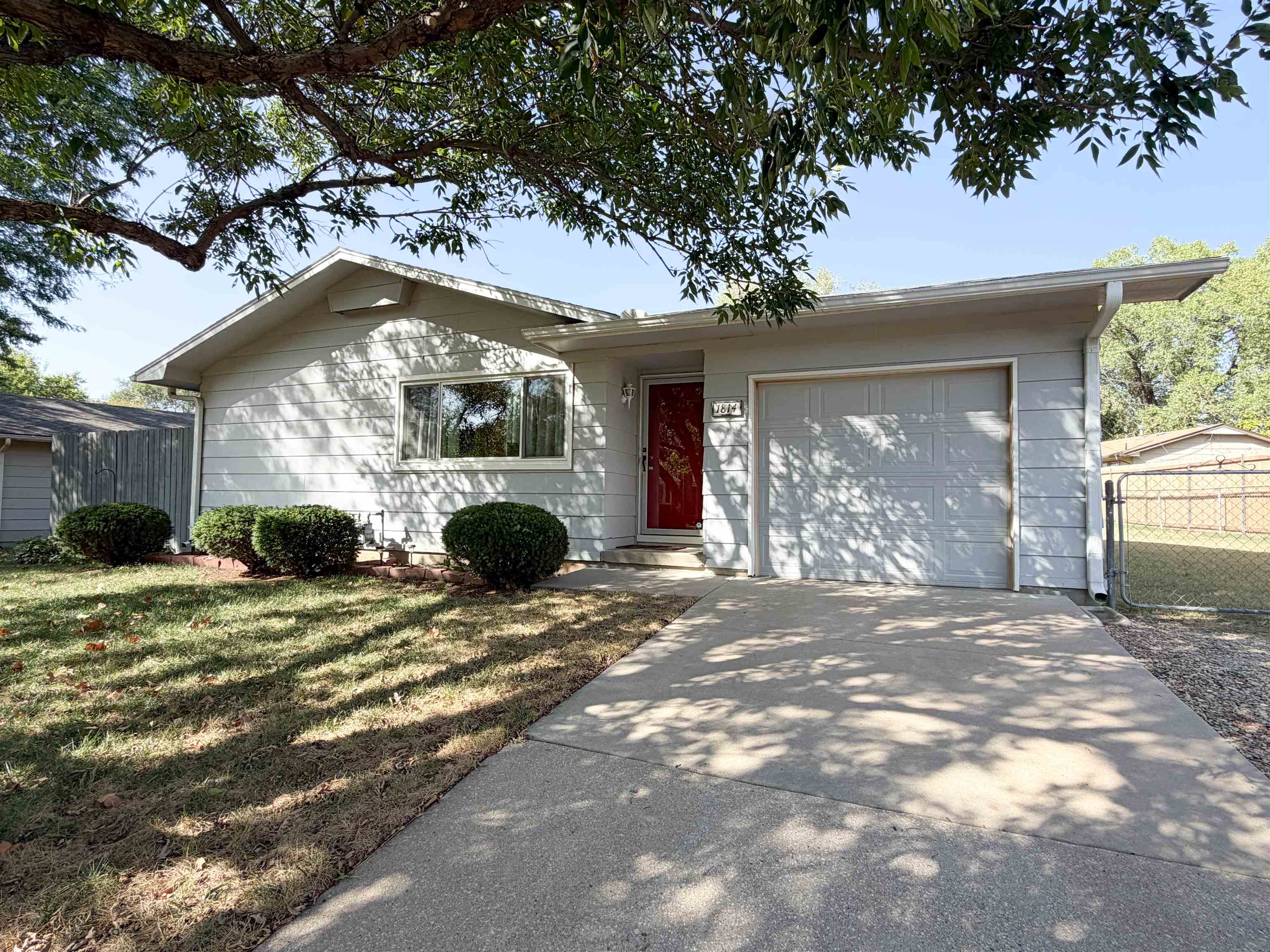 1814 E Frontenac Property Photo 2