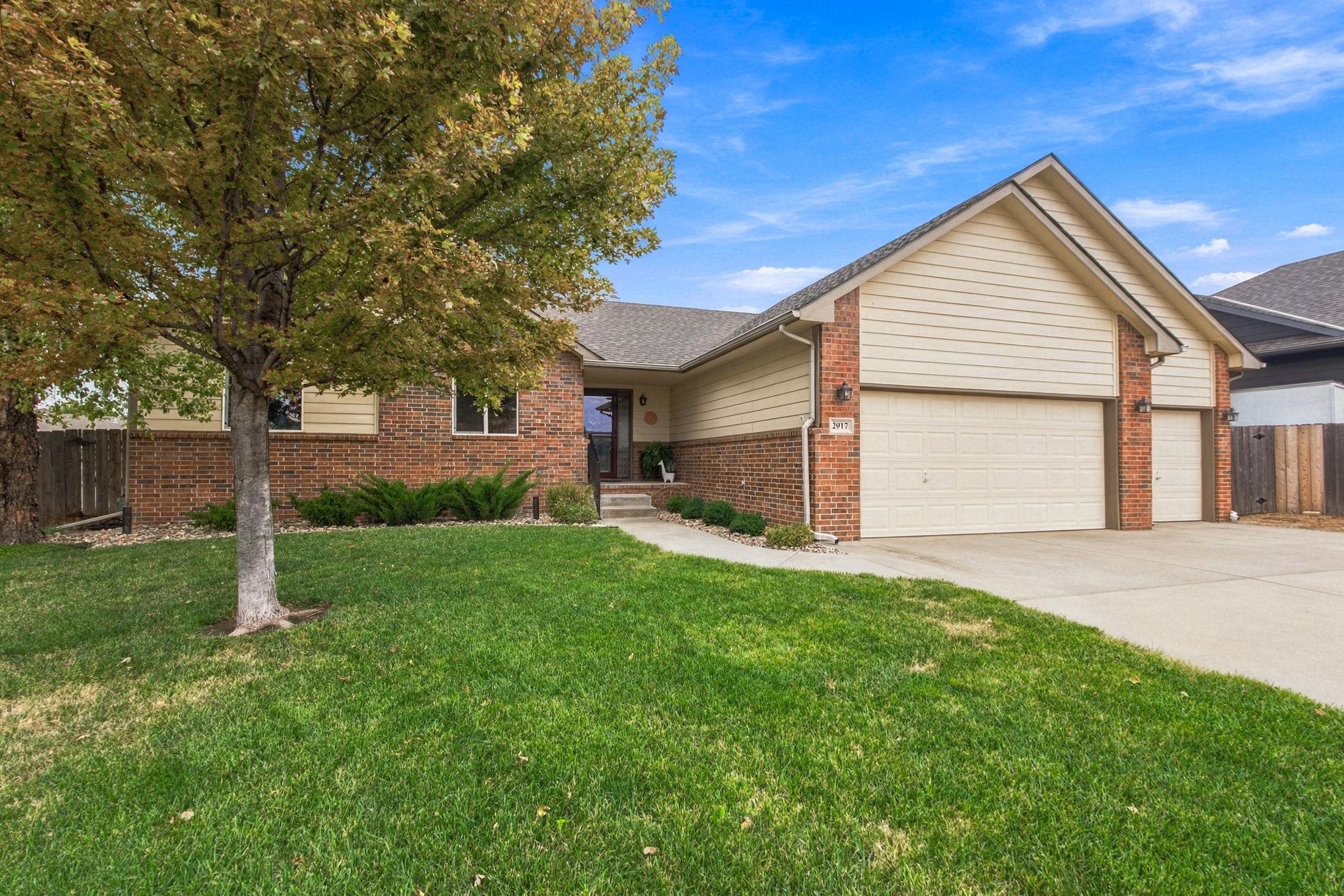 2917 N Rock Bridge Ct Property Photo 1
