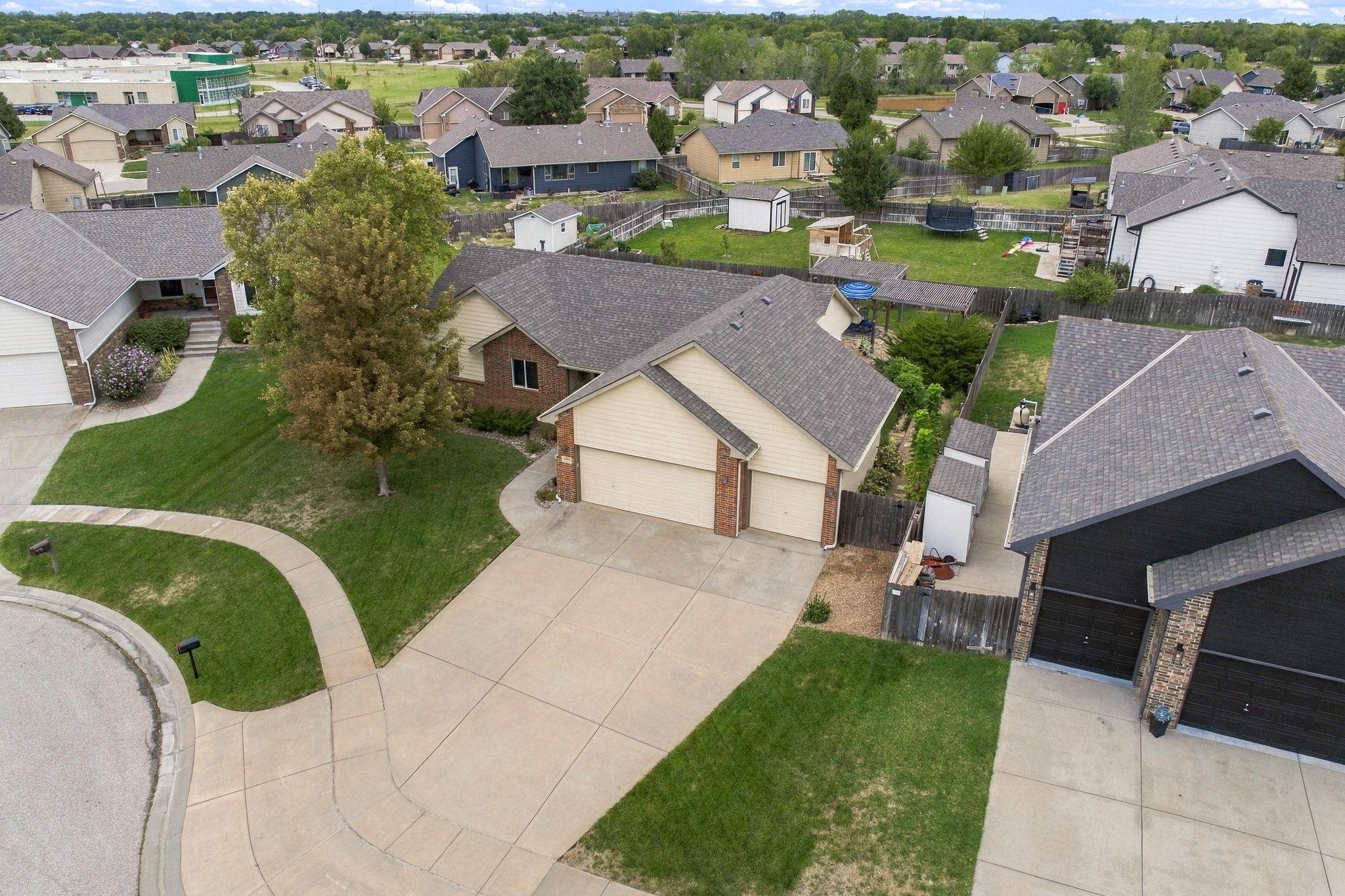2917 N Rock Bridge Ct Property Photo 2