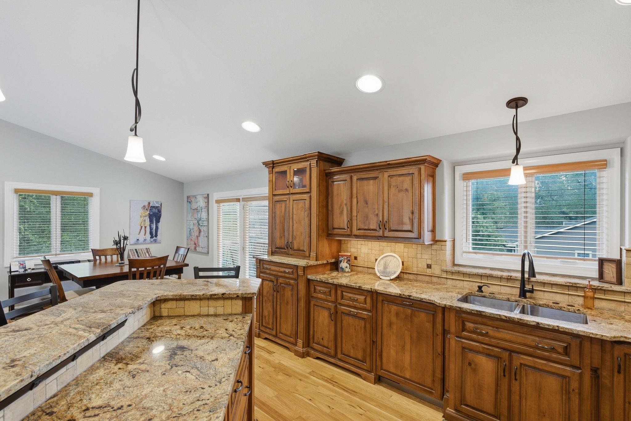 218 E Osage Property Photo 13