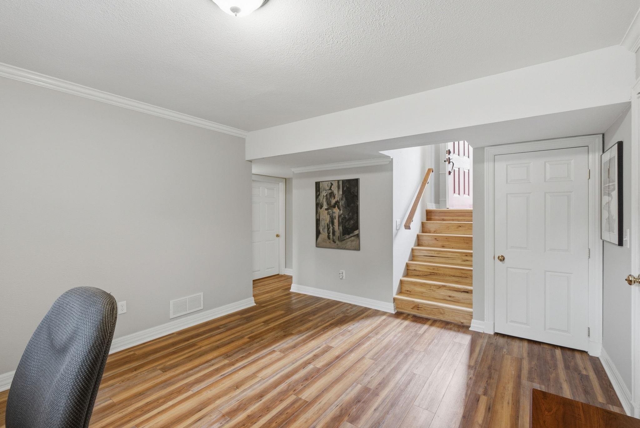 218 E Osage Property Photo 21