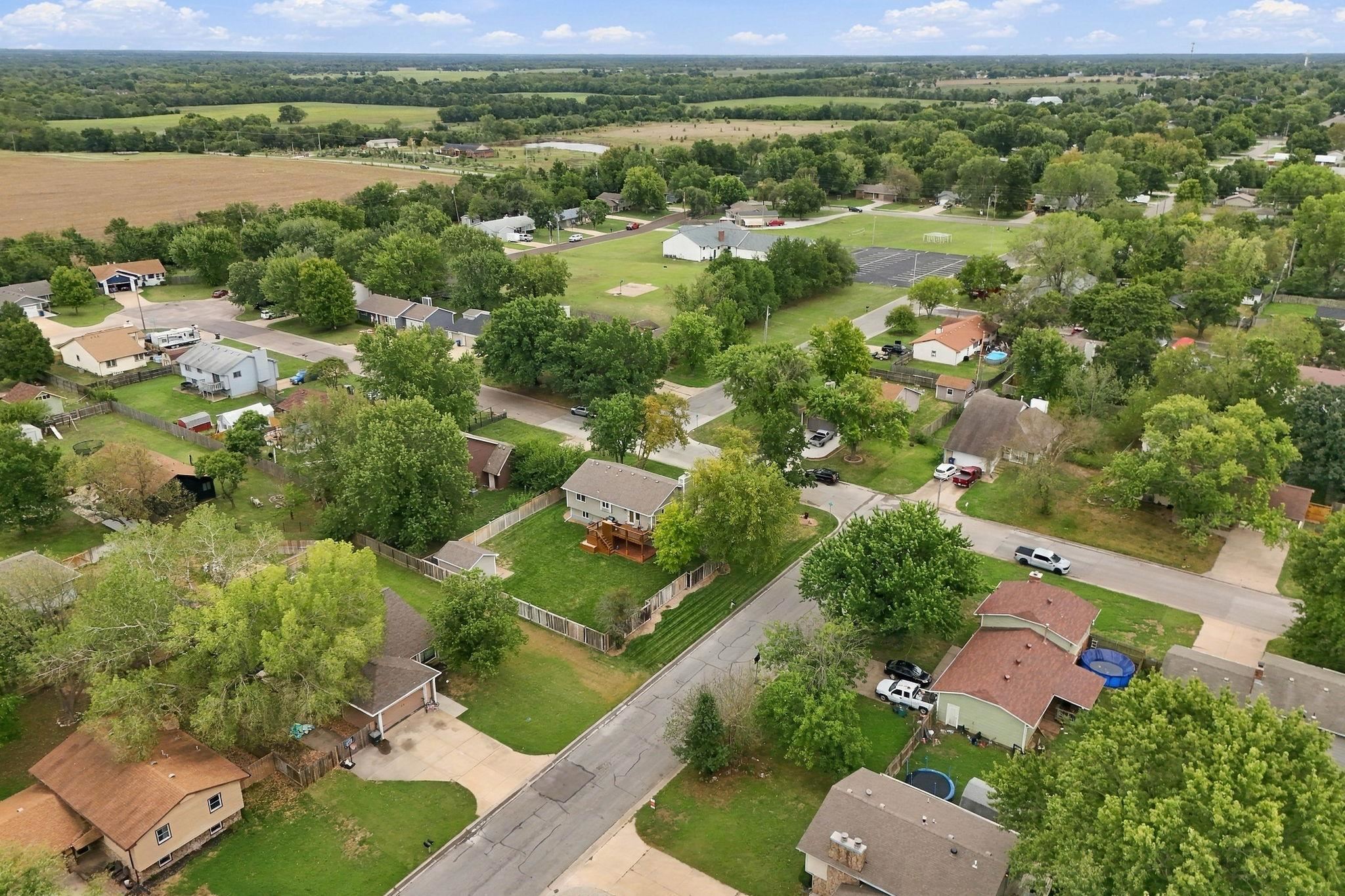 218 E Osage Property Photo 36