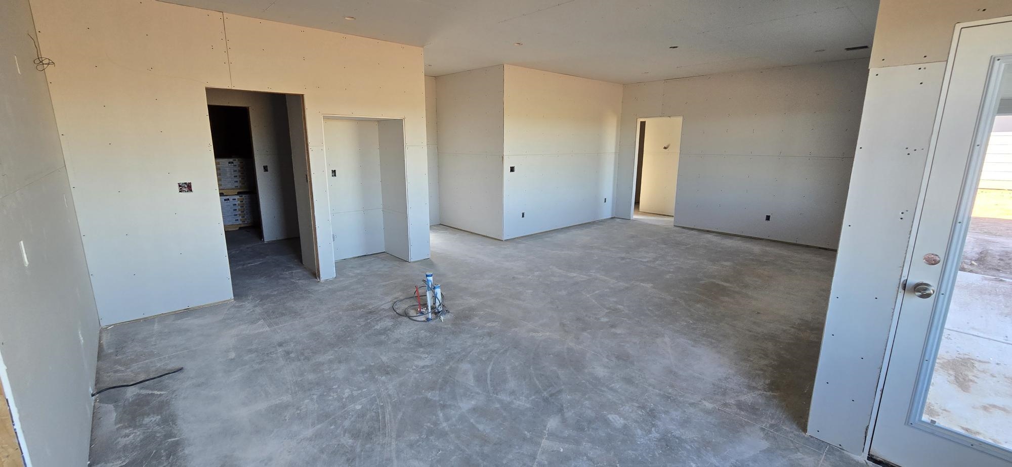 206 Tomahawk Property Photo 3