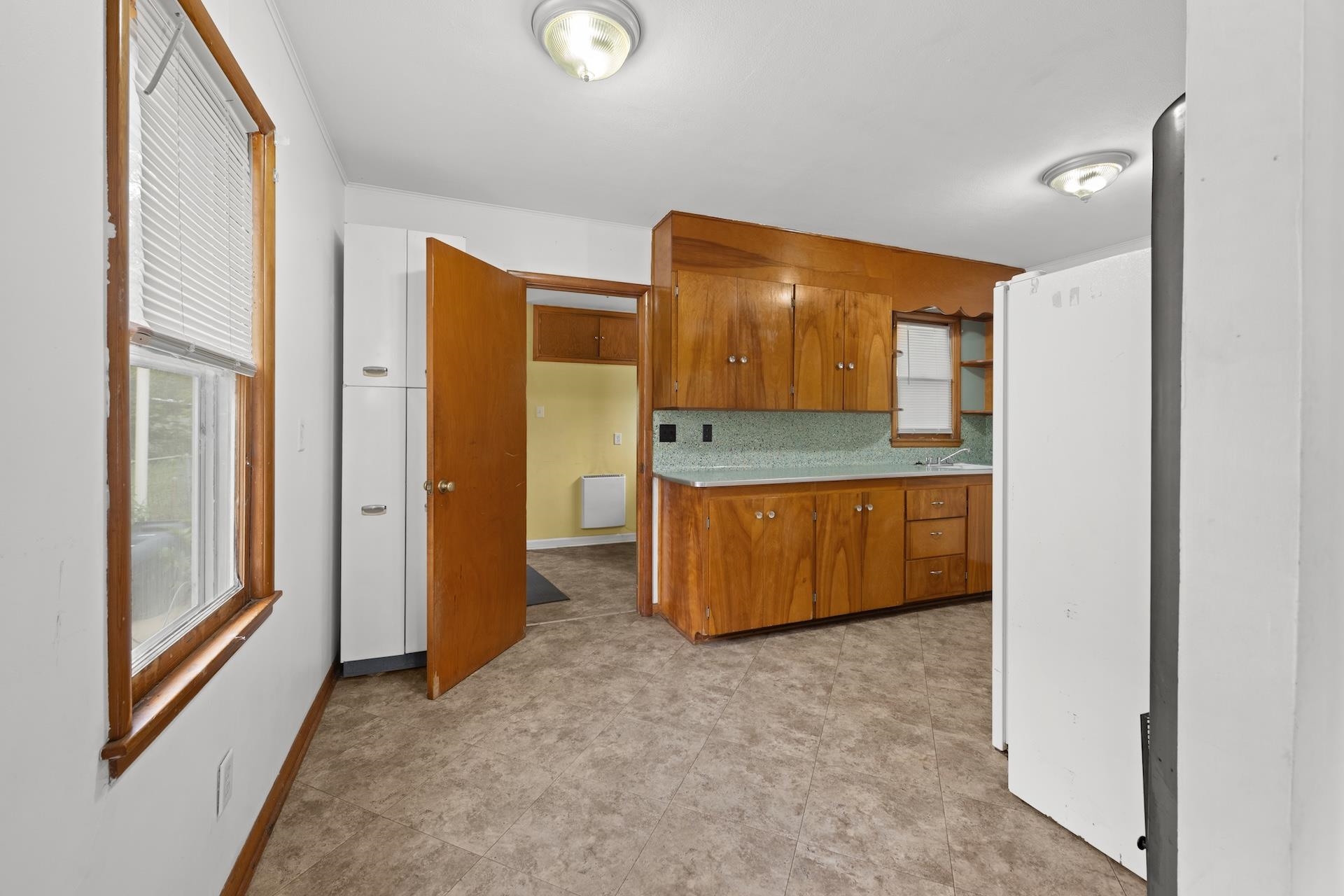 1008 S Summit St Property Photo 4