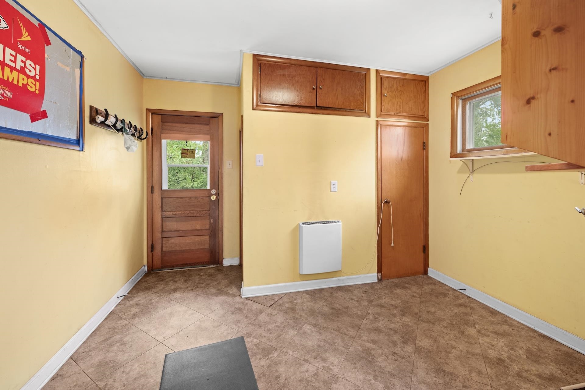 1008 S Summit St Property Photo 10