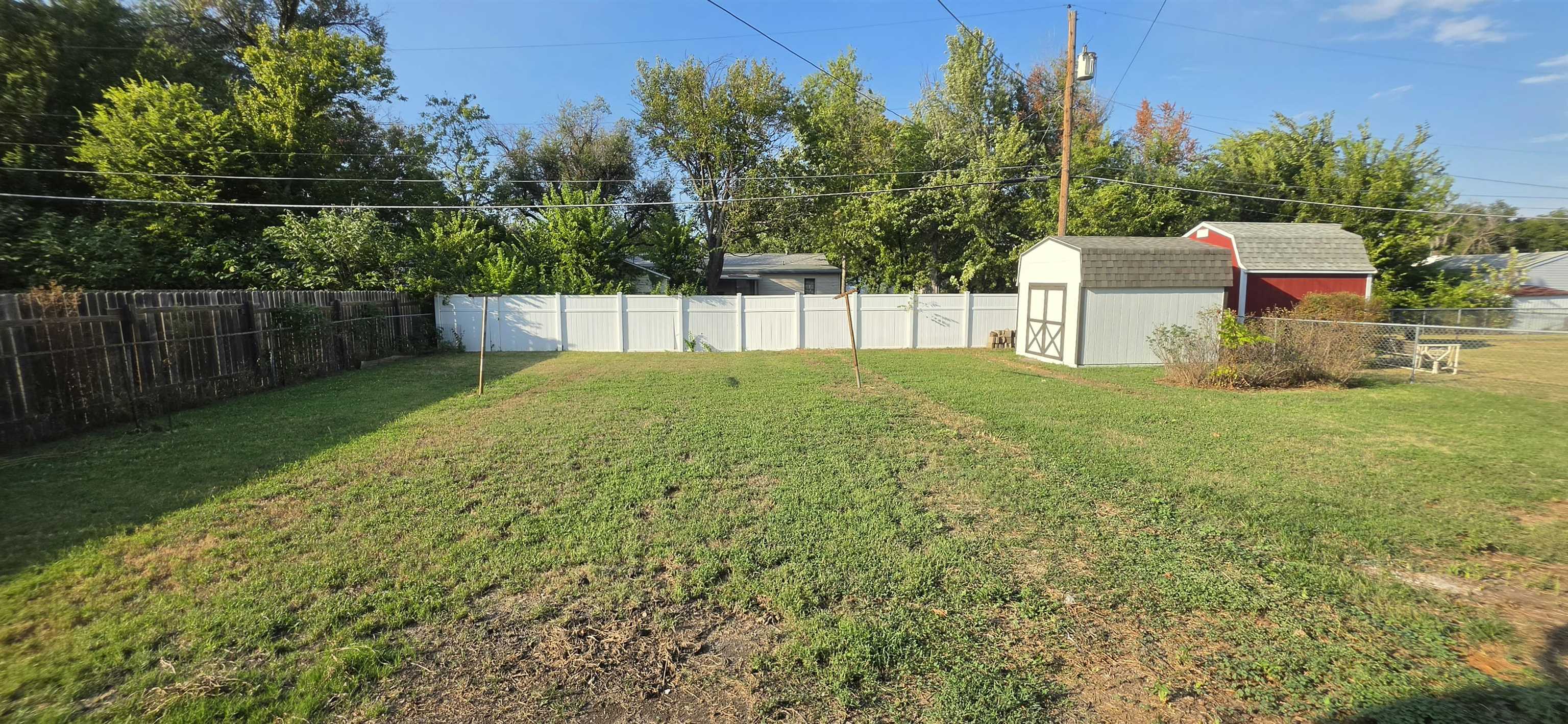1312 W Regal St Property Photo 6
