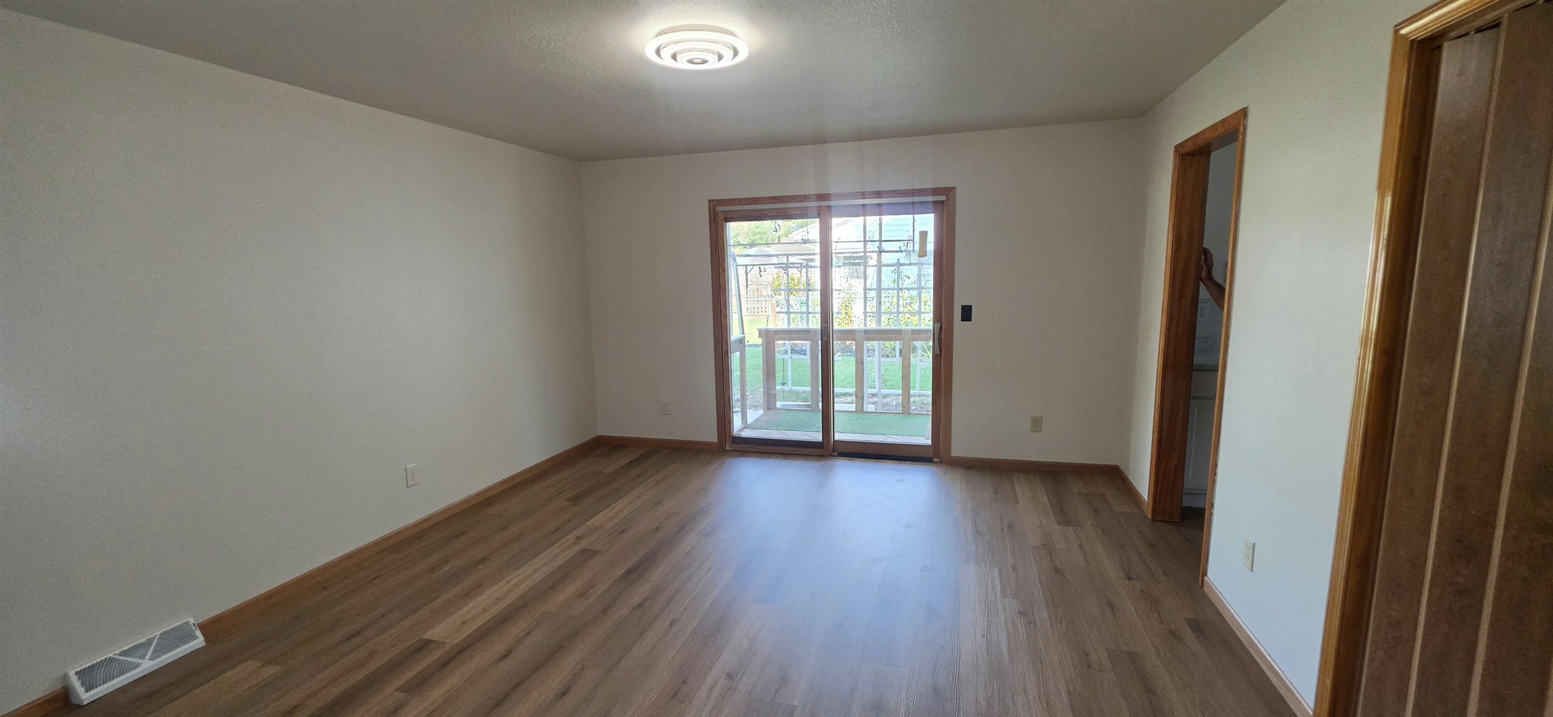 1312 W Regal St Property Photo 10