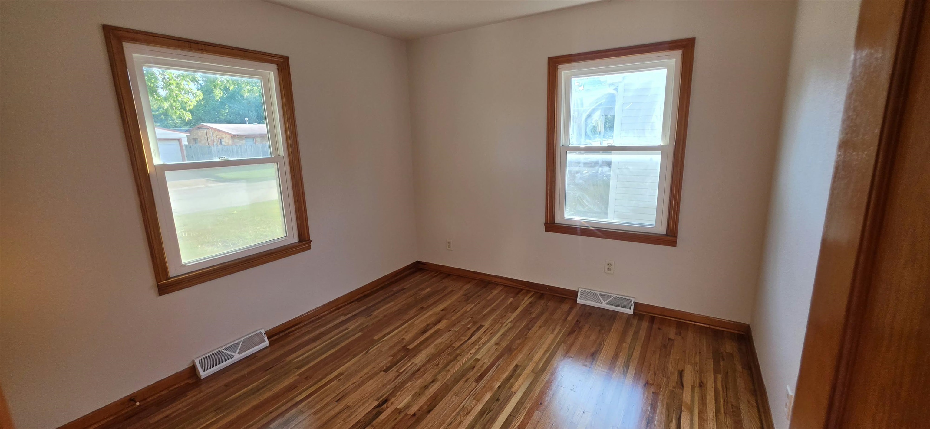 1312 W Regal St Property Photo 16
