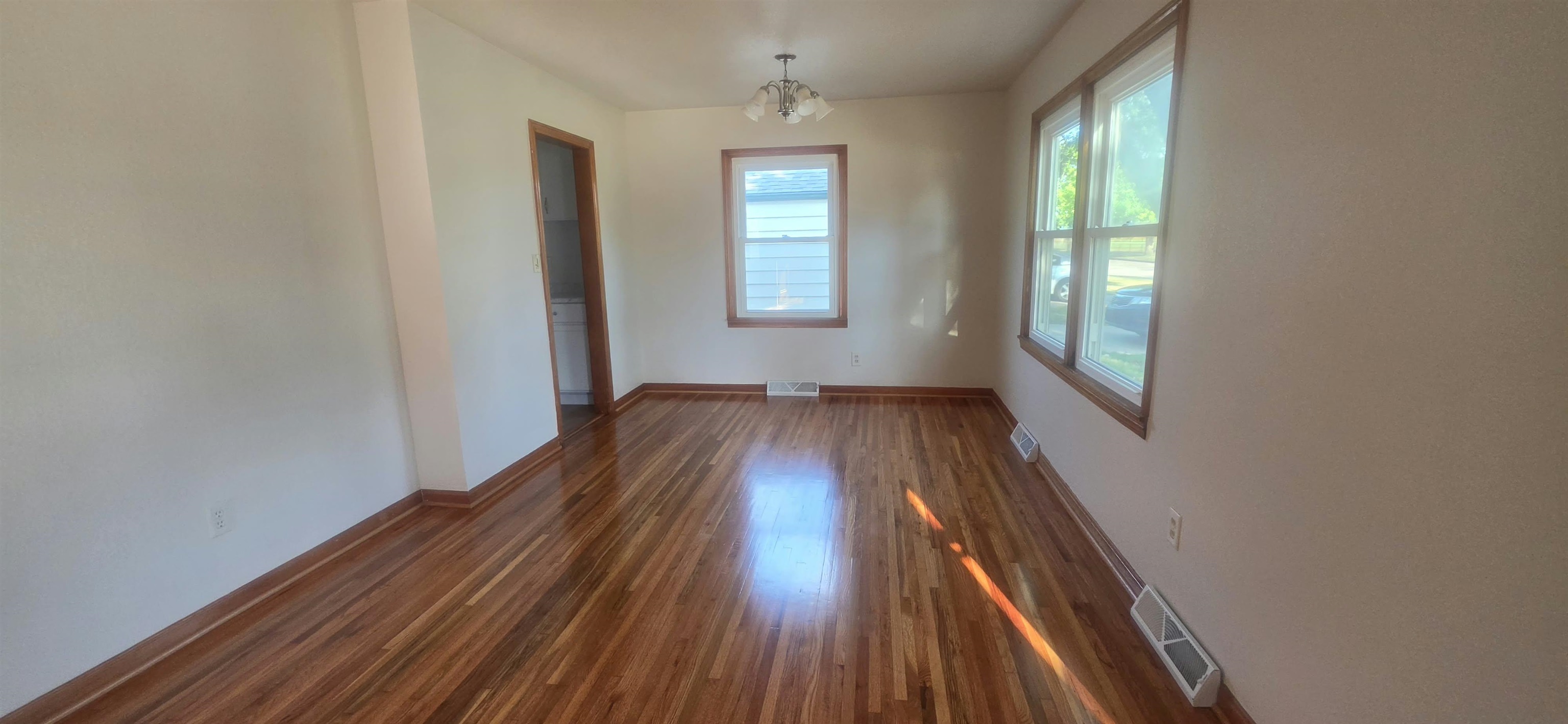 1312 W Regal St Property Photo 19